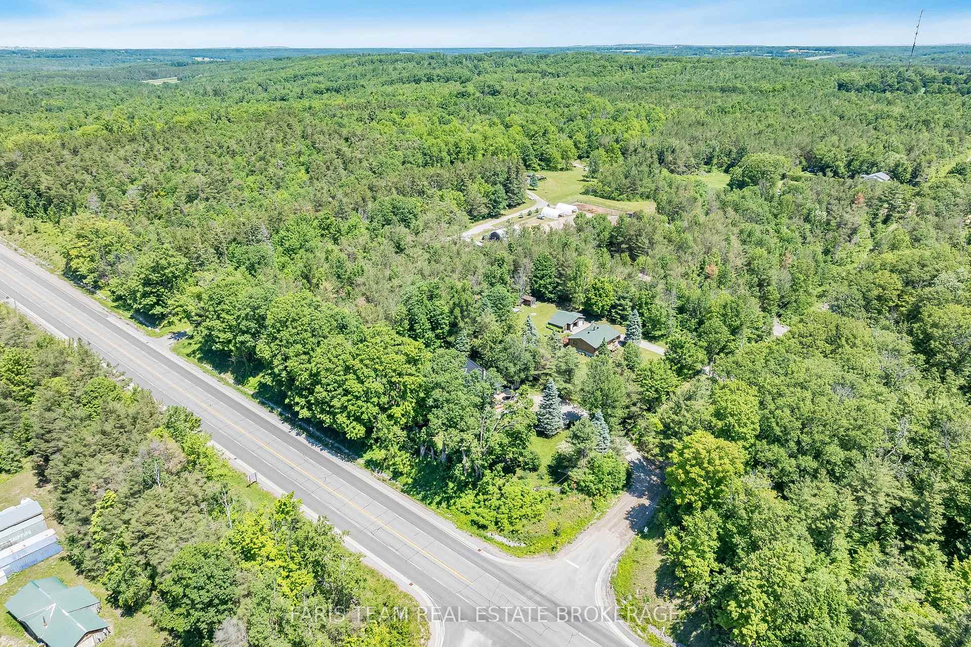 Photo 43 of 2268 Flos Road 10 E, Springwater, Rural Springwater — HOMEH