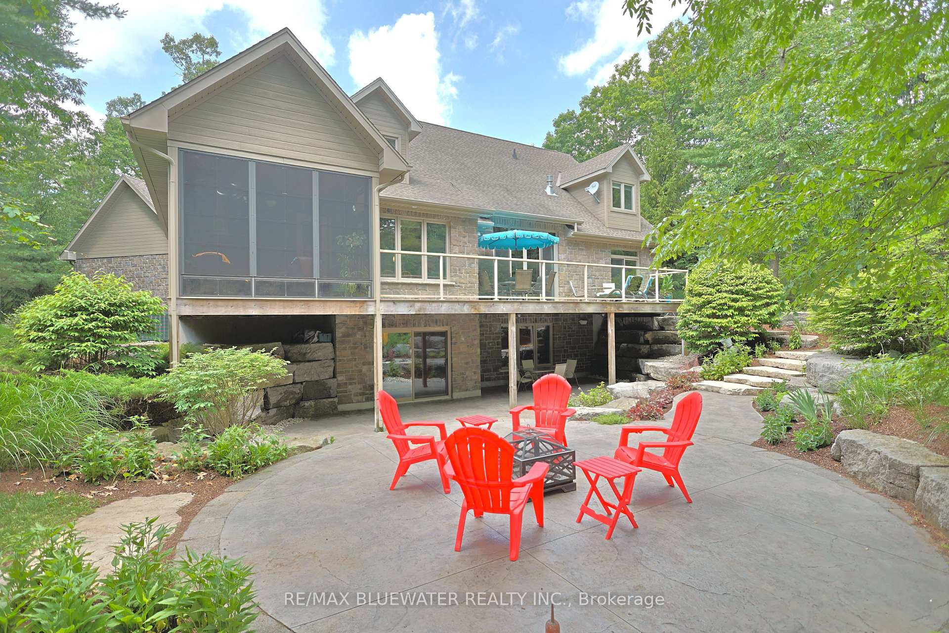 Photo 2 of 9956 Pinetree Crescent, Lambton Shores, Grand Bend — HOMEH