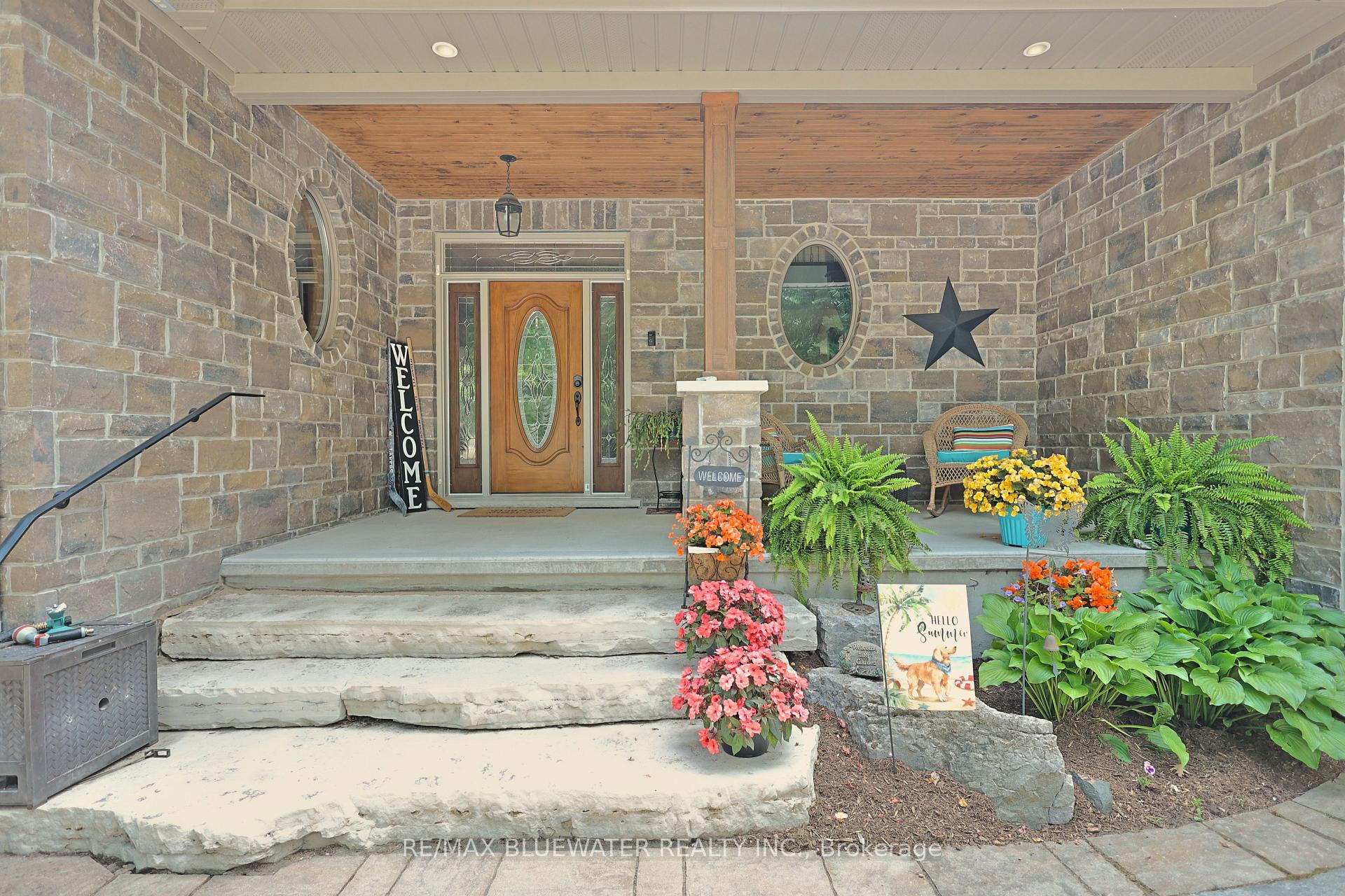 Photo 7 of 9956 Pinetree Crescent, Lambton Shores, Grand Bend — HOMEH