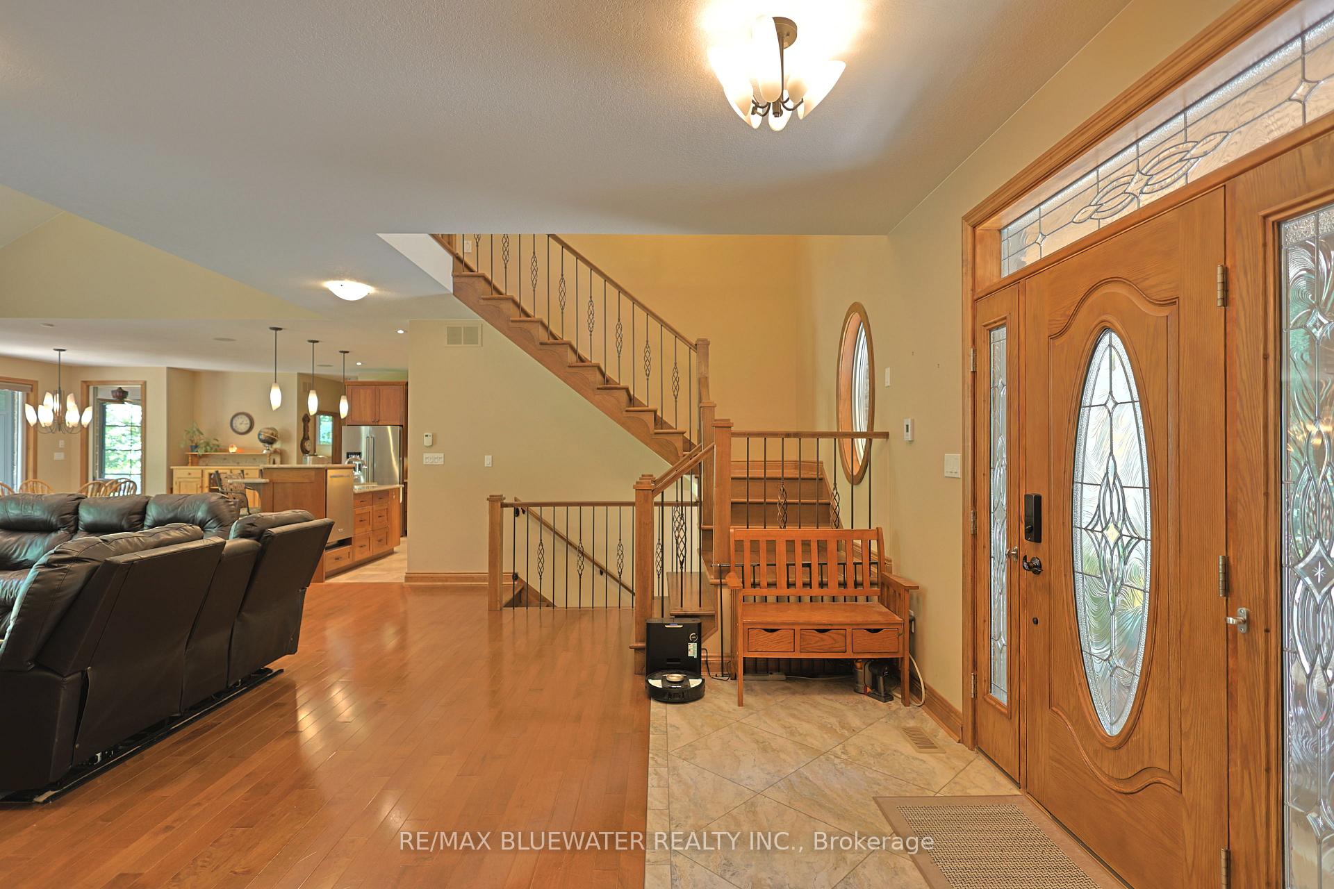 Photo 9 of 9956 Pinetree Crescent, Lambton Shores, Grand Bend — HOMEH