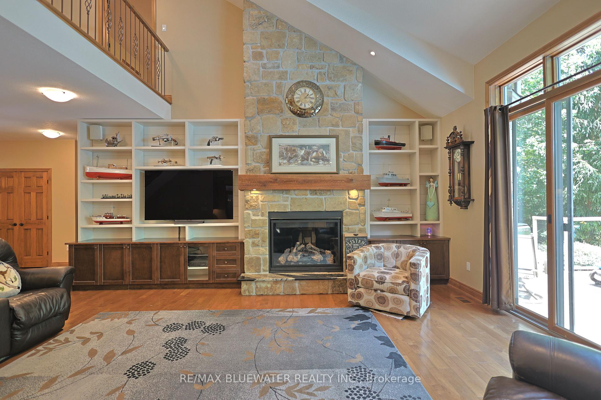 Photo 10 of 9956 Pinetree Crescent, Lambton Shores, Grand Bend — HOMEH