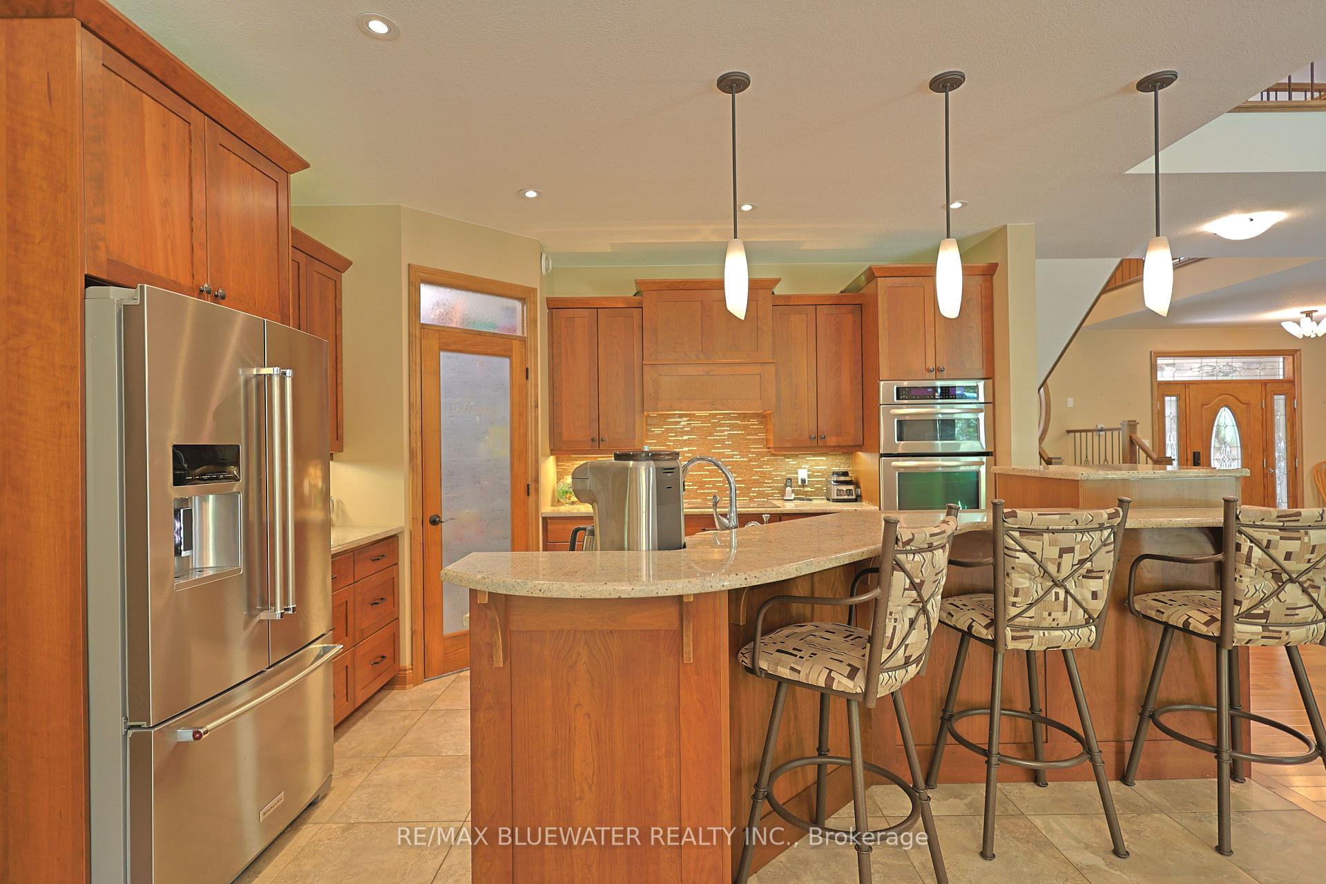 Photo 16 of 9956 Pinetree Crescent, Lambton Shores, Grand Bend — HOMEH