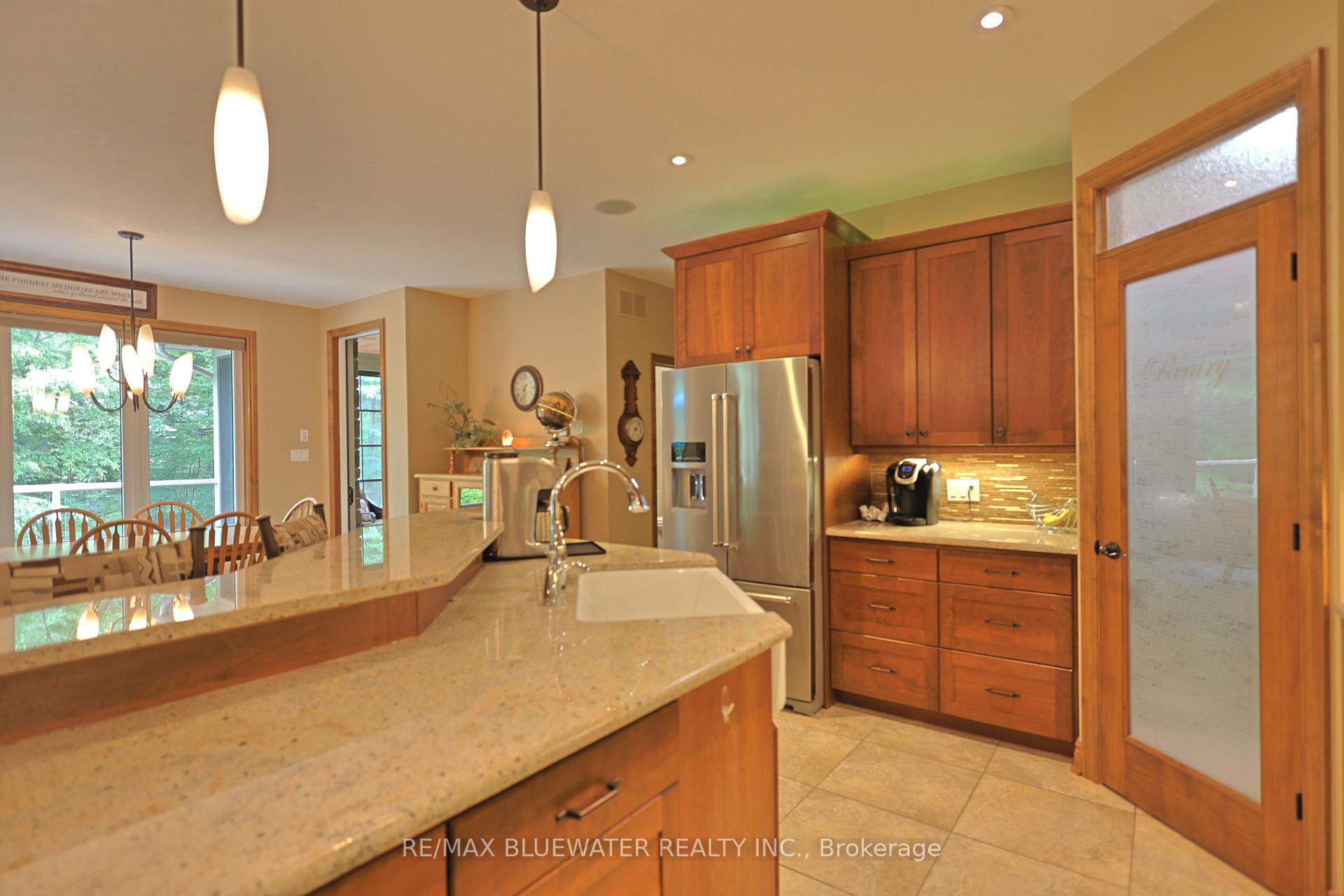 Photo 20 of 9956 Pinetree Crescent, Lambton Shores, Grand Bend — HOMEH
