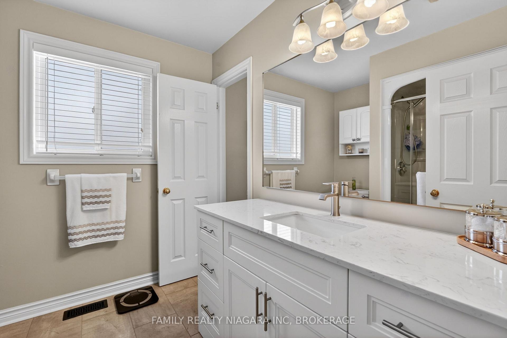 Photo 17 of 7558 Canterbury Crescent, Niagara Falls, Mt. Carmel — HOMEH