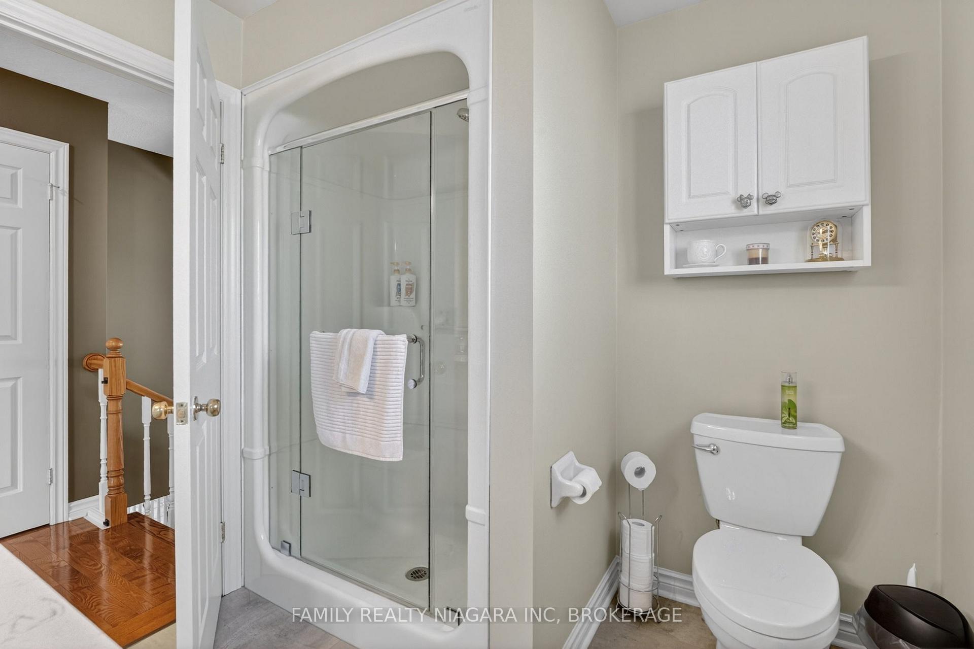 Photo 18 of 7558 Canterbury Crescent, Niagara Falls, Mt. Carmel — HOMEH