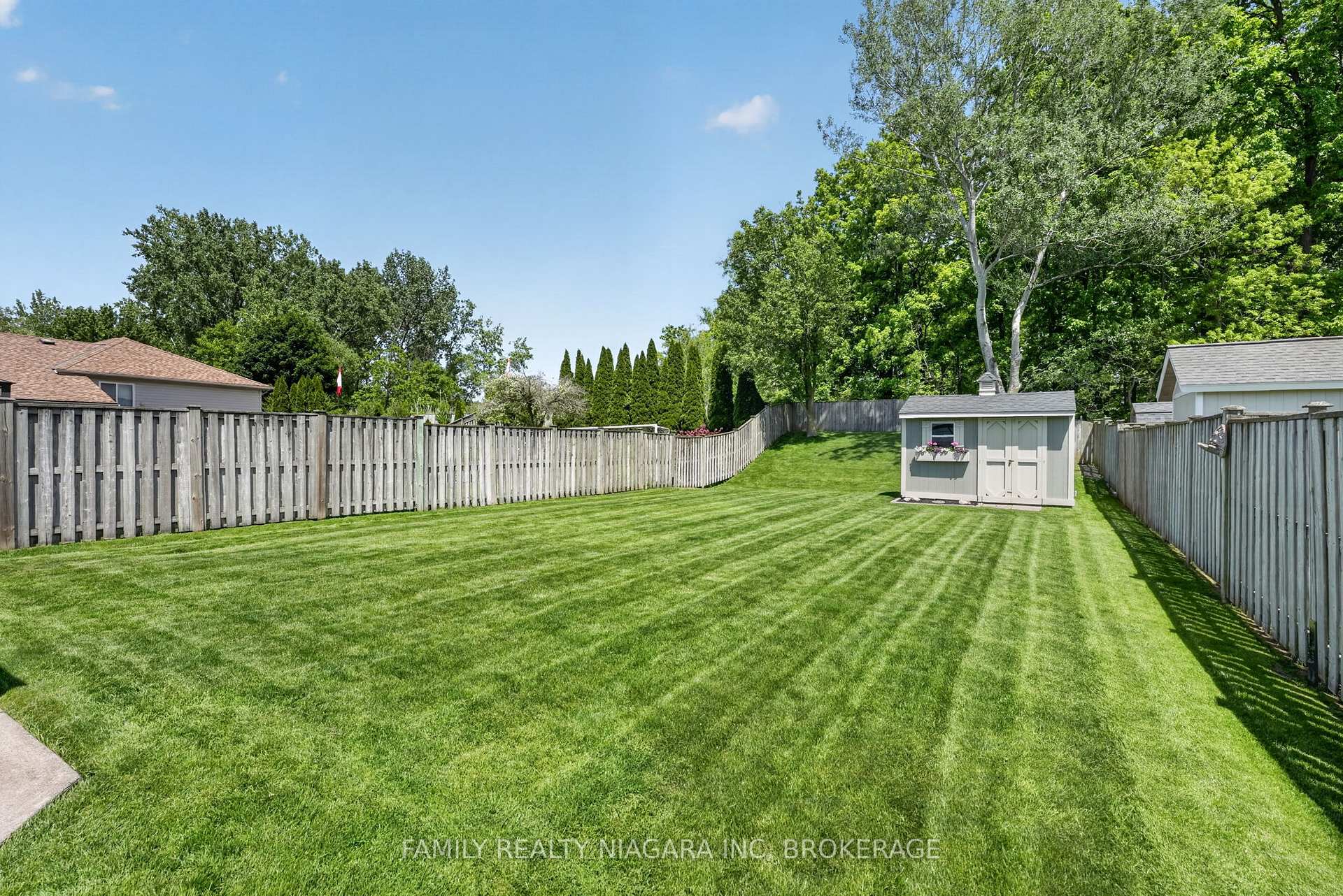 Photo 39 of 7558 Canterbury Crescent, Niagara Falls, Mt. Carmel — HOMEH