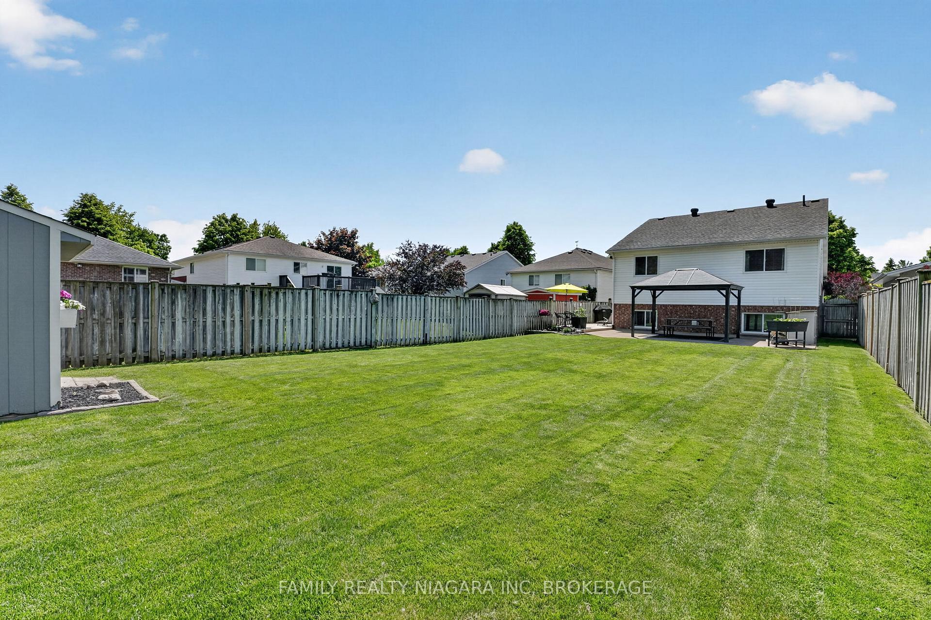 Photo 41 of 7558 Canterbury Crescent, Niagara Falls, Mt. Carmel — HOMEH
