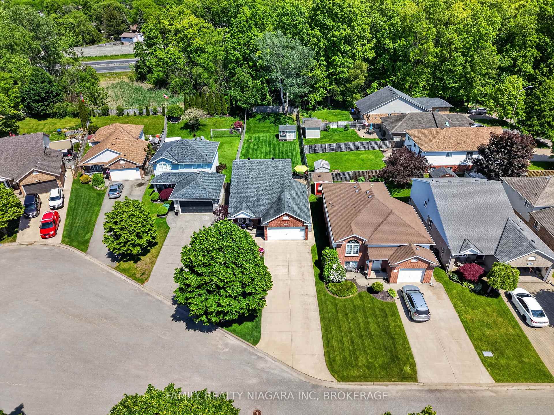 Photo 42 of 7558 Canterbury Crescent, Niagara Falls, Mt. Carmel — HOMEH
