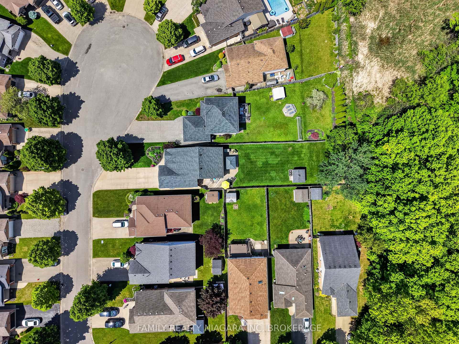 Photo 43 of 7558 Canterbury Crescent, Niagara Falls, Mt. Carmel — HOMEH
