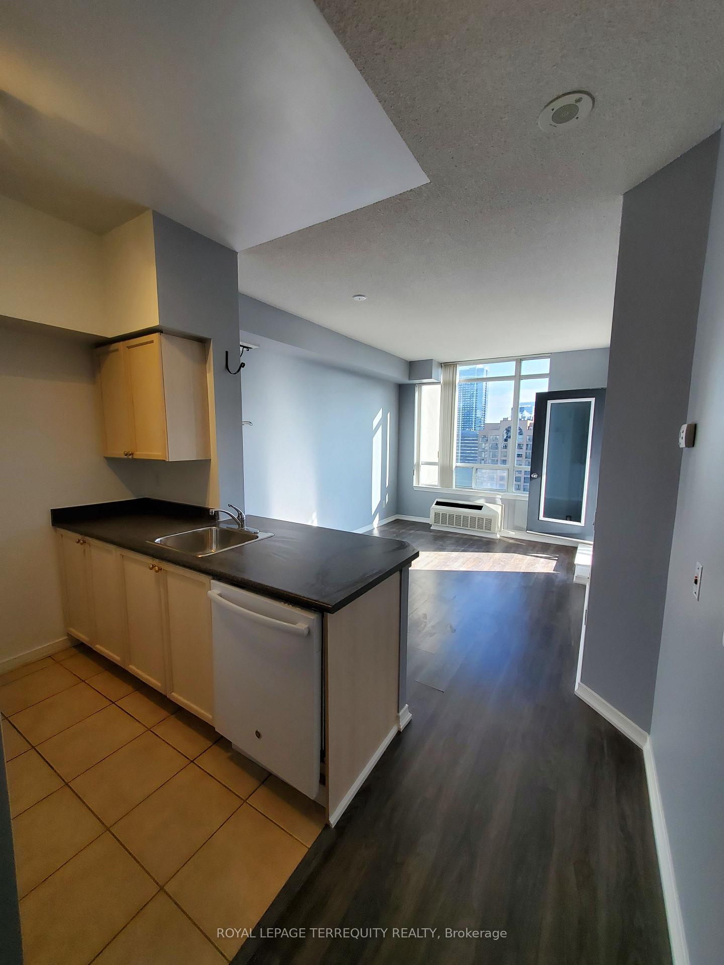 Photo 2 of Unit PH201, 155 Beecroft Road, North York, Lansing-Westgate — HOMEH
