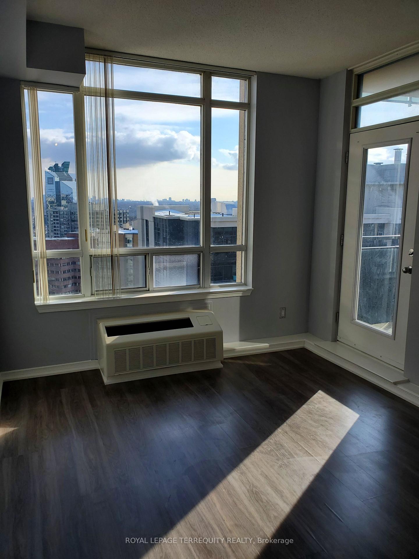 Photo 5 of Unit PH201, 155 Beecroft Road, North York, Lansing-Westgate — HOMEH
