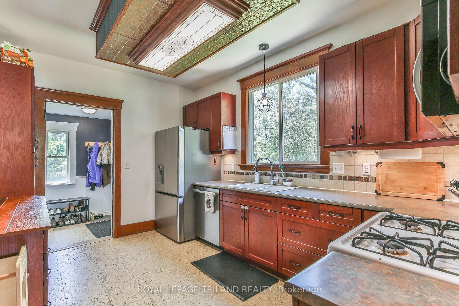 Photo 7 of 415 Main Street E, Norwich, Springford — HOMEH
