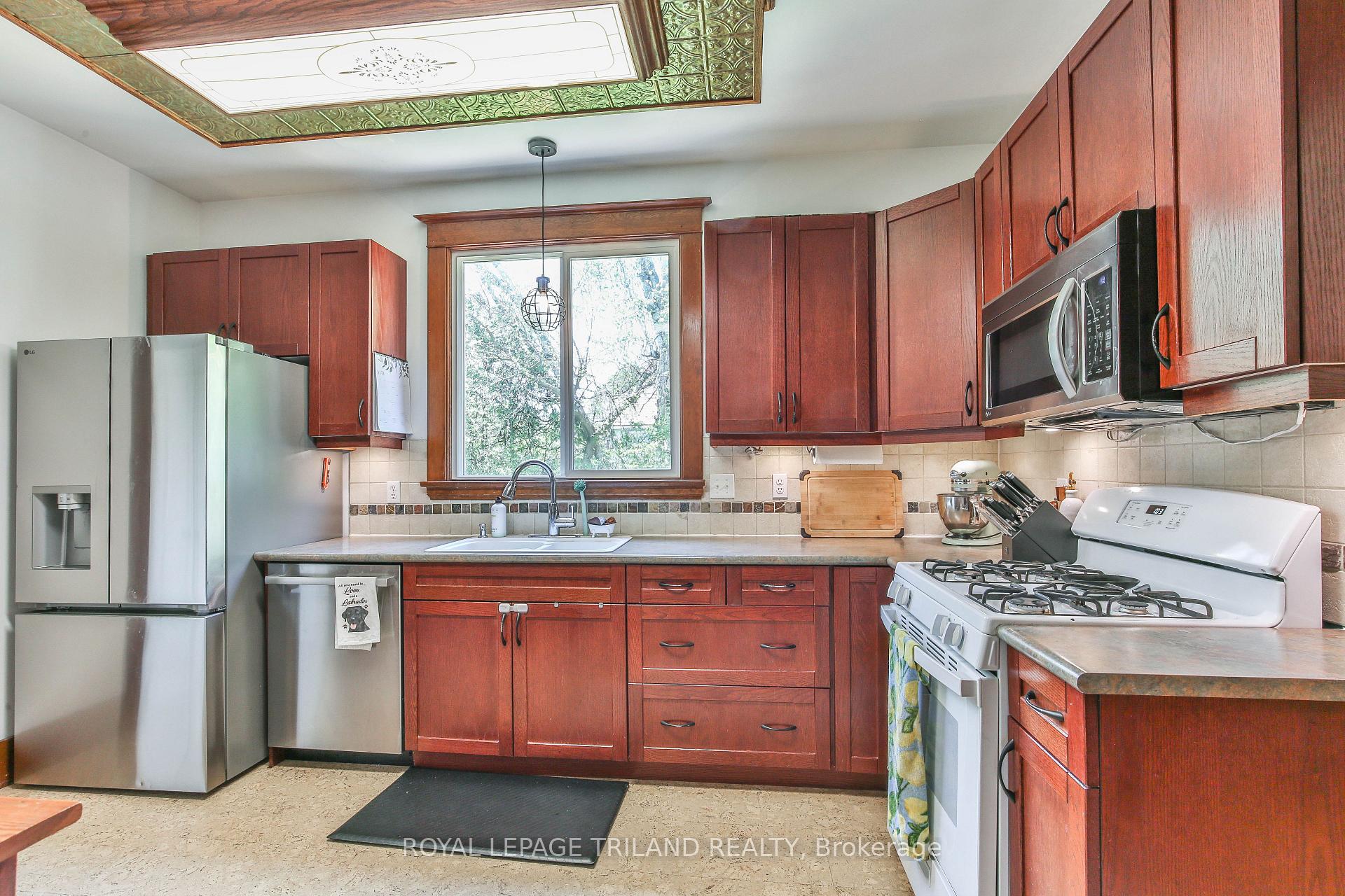 Photo 8 of 415 Main Street E, Norwich, Springford — HOMEH