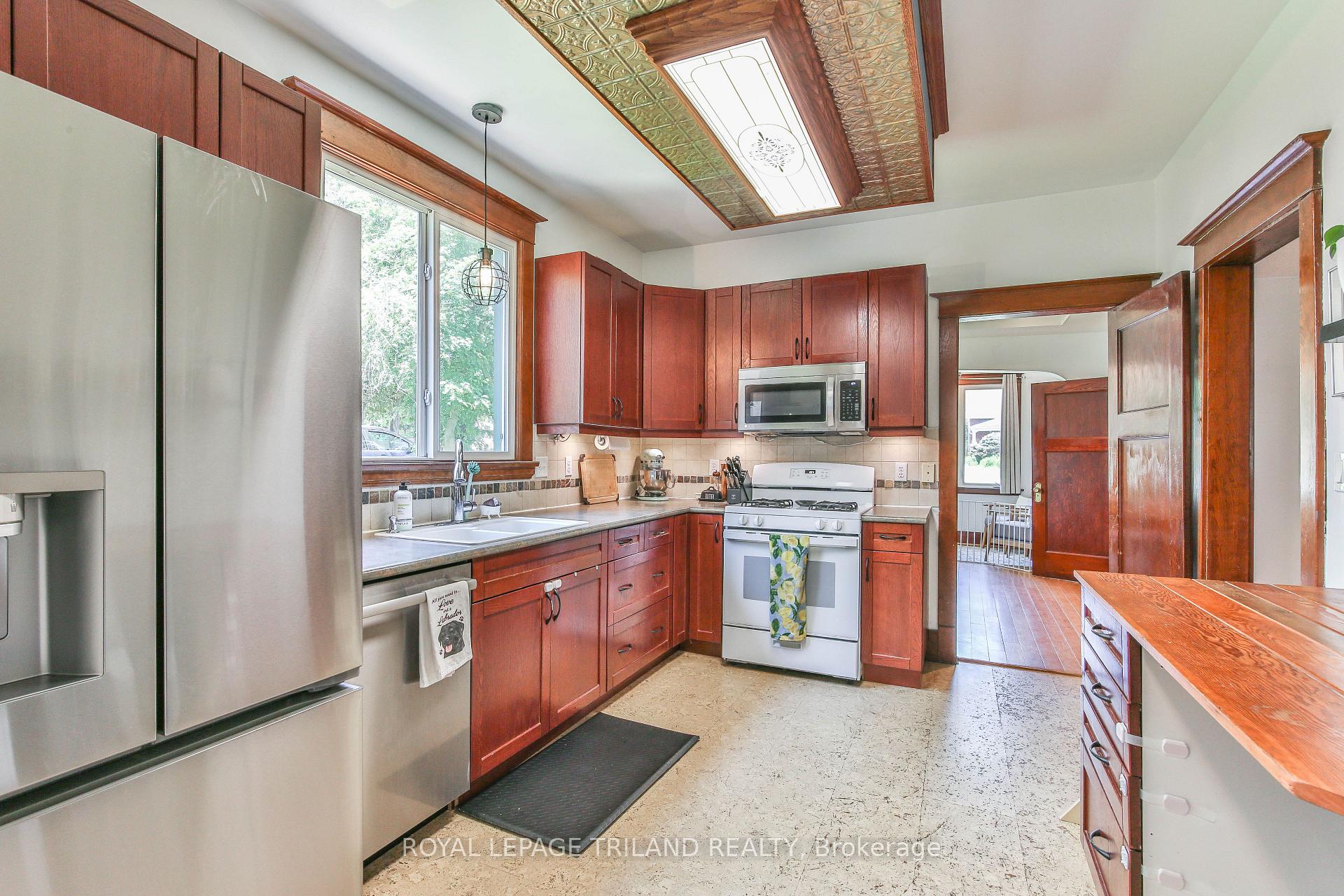 Photo 10 of 415 Main Street E, Norwich, Springford — HOMEH
