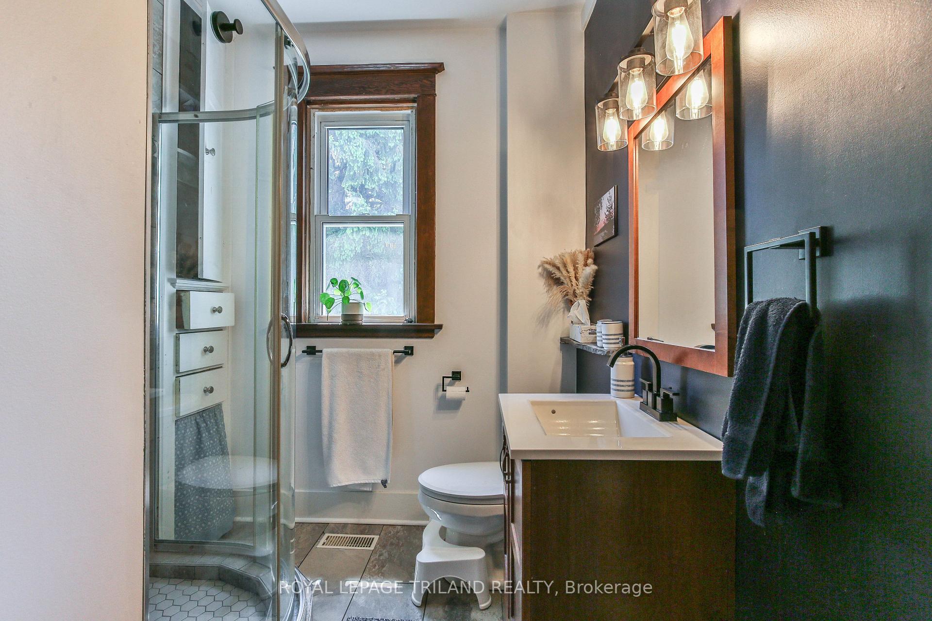 Photo 15 of 415 Main Street E, Norwich, Springford — HOMEH