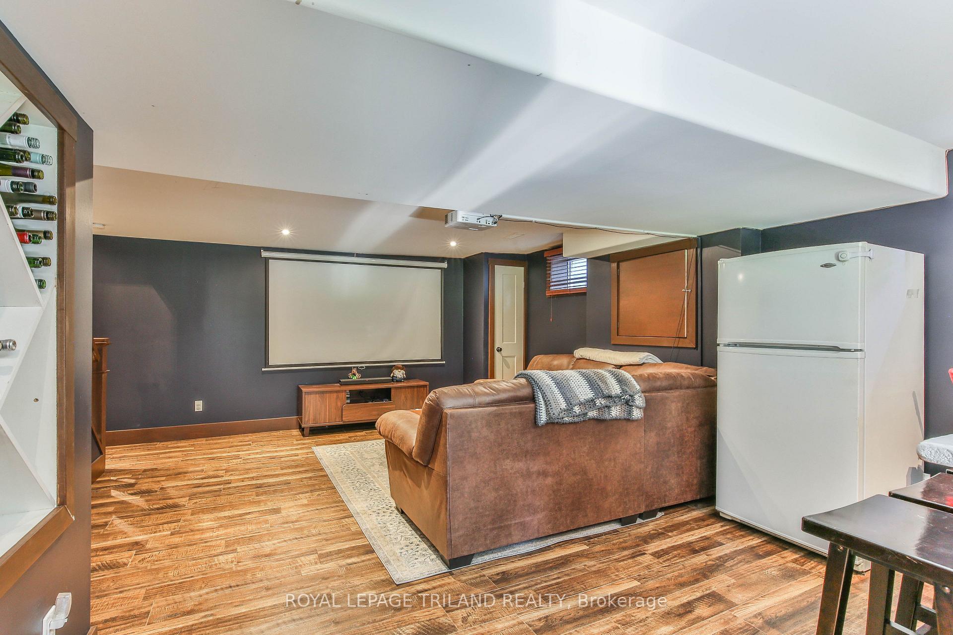 Photo 29 of 415 Main Street E, Norwich, Springford — HOMEH