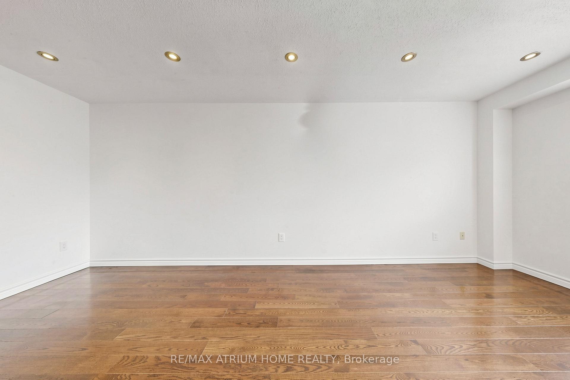 Photo 5 of 3077 Hawktail Crescent, Mississauga, Churchill Meadows — HOMEH
