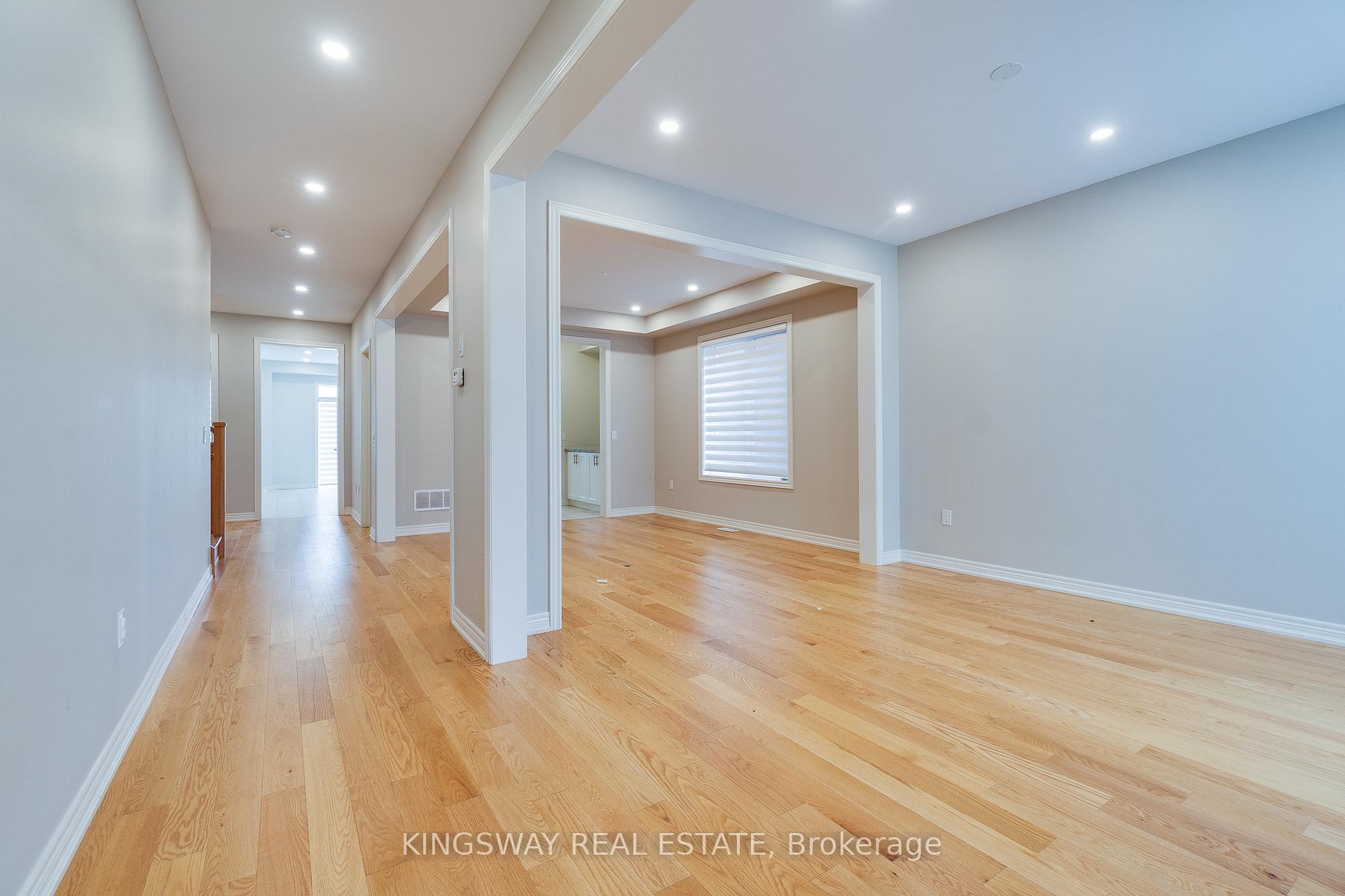 Photo 5 of 177 Whittington Drive, Hamilton, Meadowlands — HOMEH