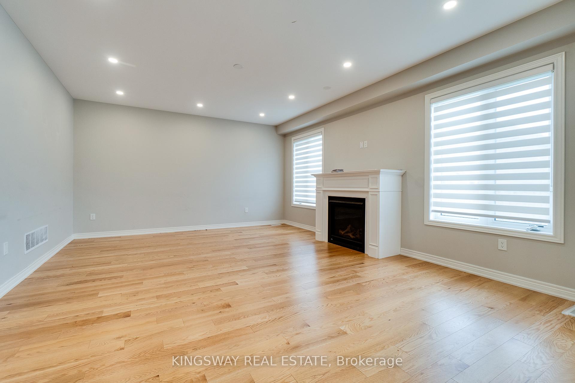 Photo 17 of 177 Whittington Drive, Hamilton, Meadowlands — HOMEH