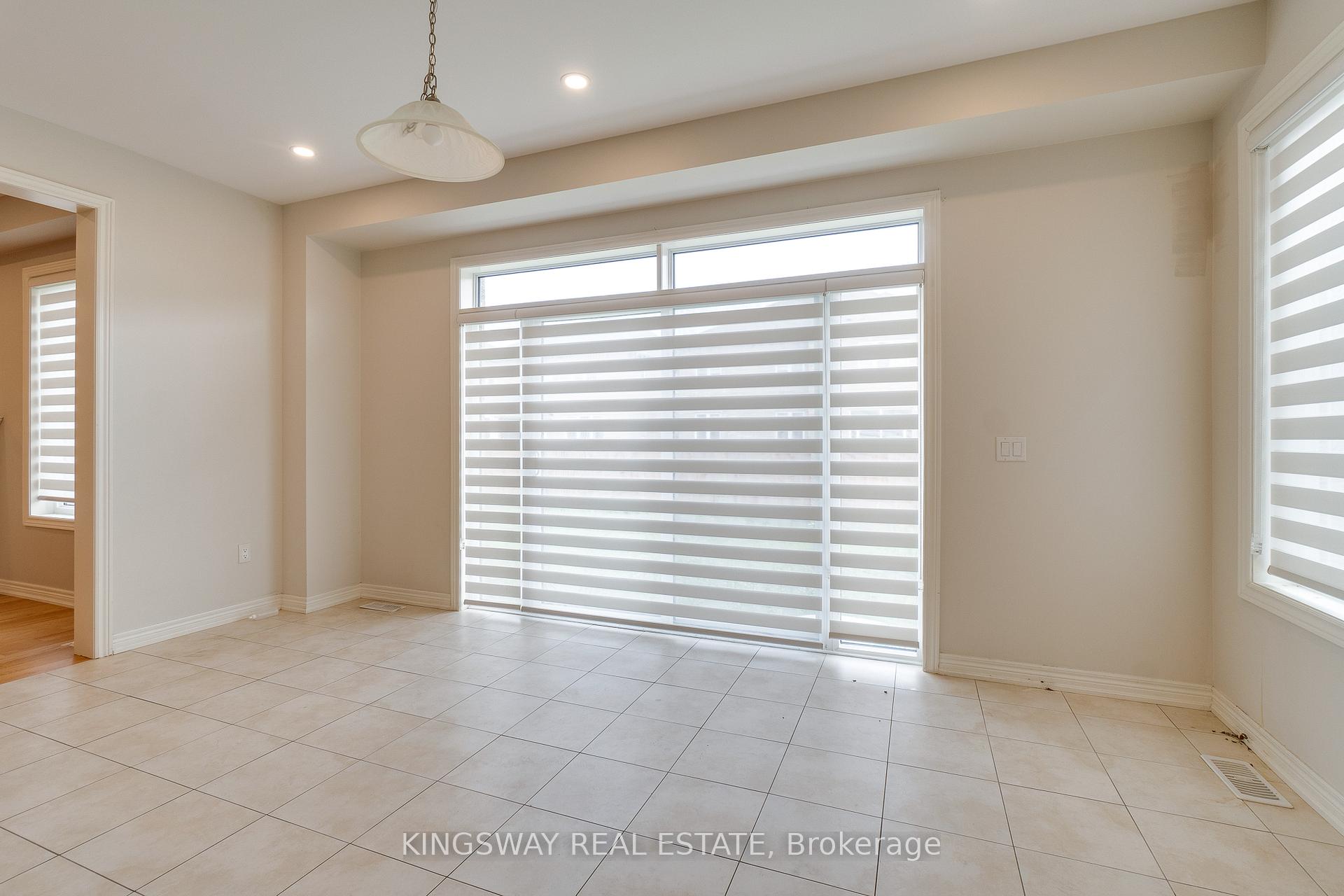 Photo 32 of 177 Whittington Drive, Hamilton, Meadowlands — HOMEH