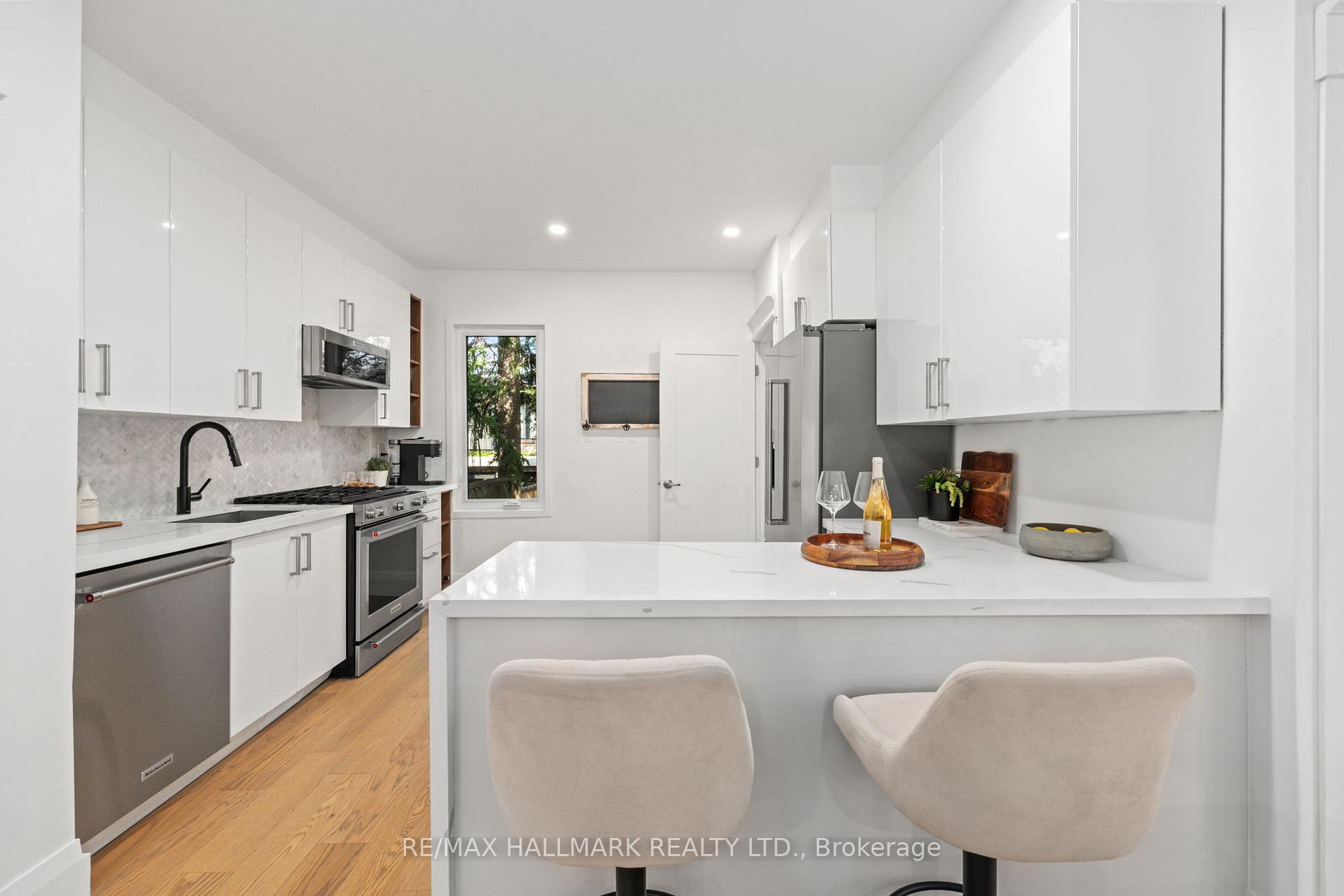 Photo 11 of 424 Kingston Road, Toronto, East End-Danforth — HOMEH