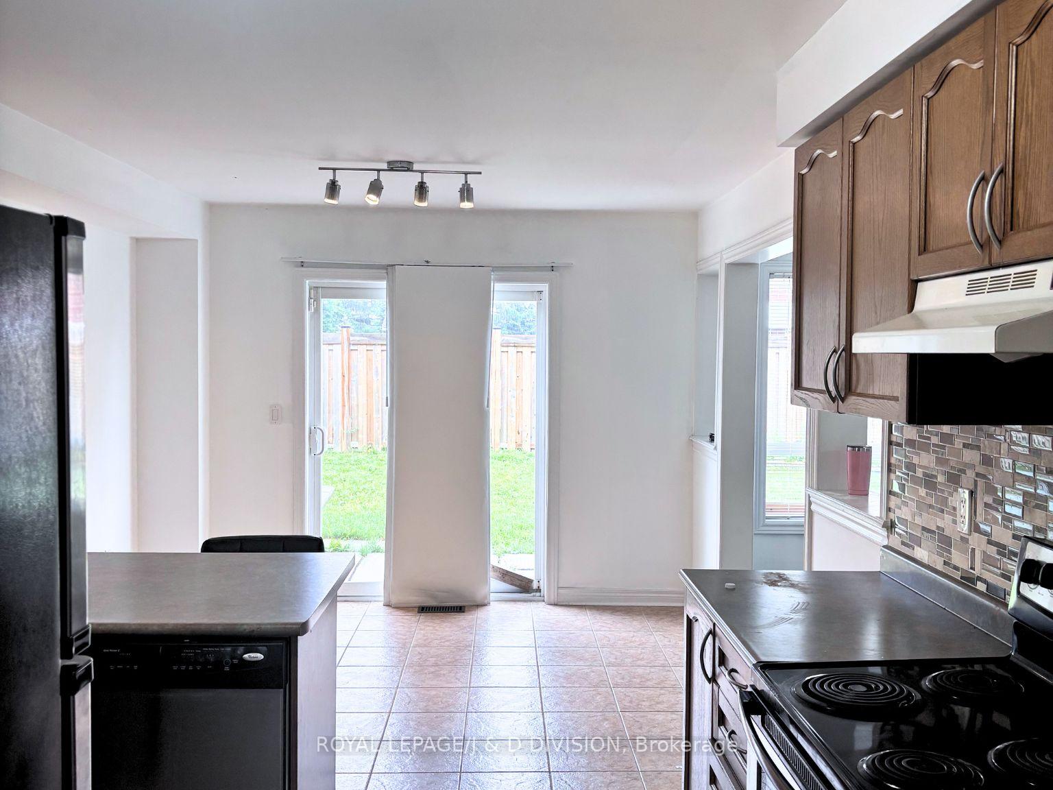 Photo 4 of 44 Touchette Drive, Barrie, Holly — HOMEH