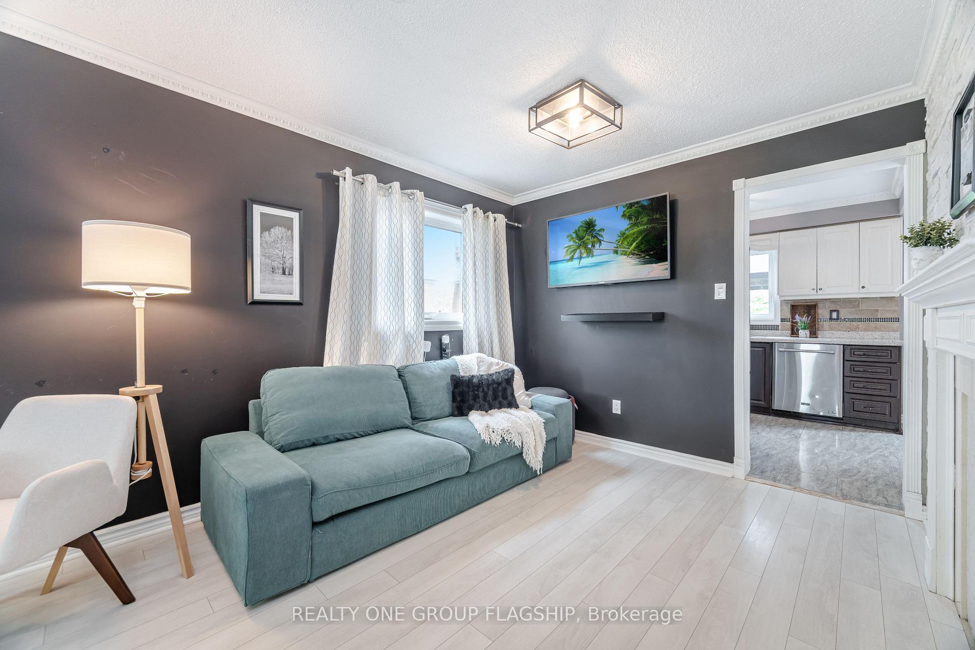 Photo 15 of 7267 Windbreak Court, Mississauga, Meadowvale — HOMEH