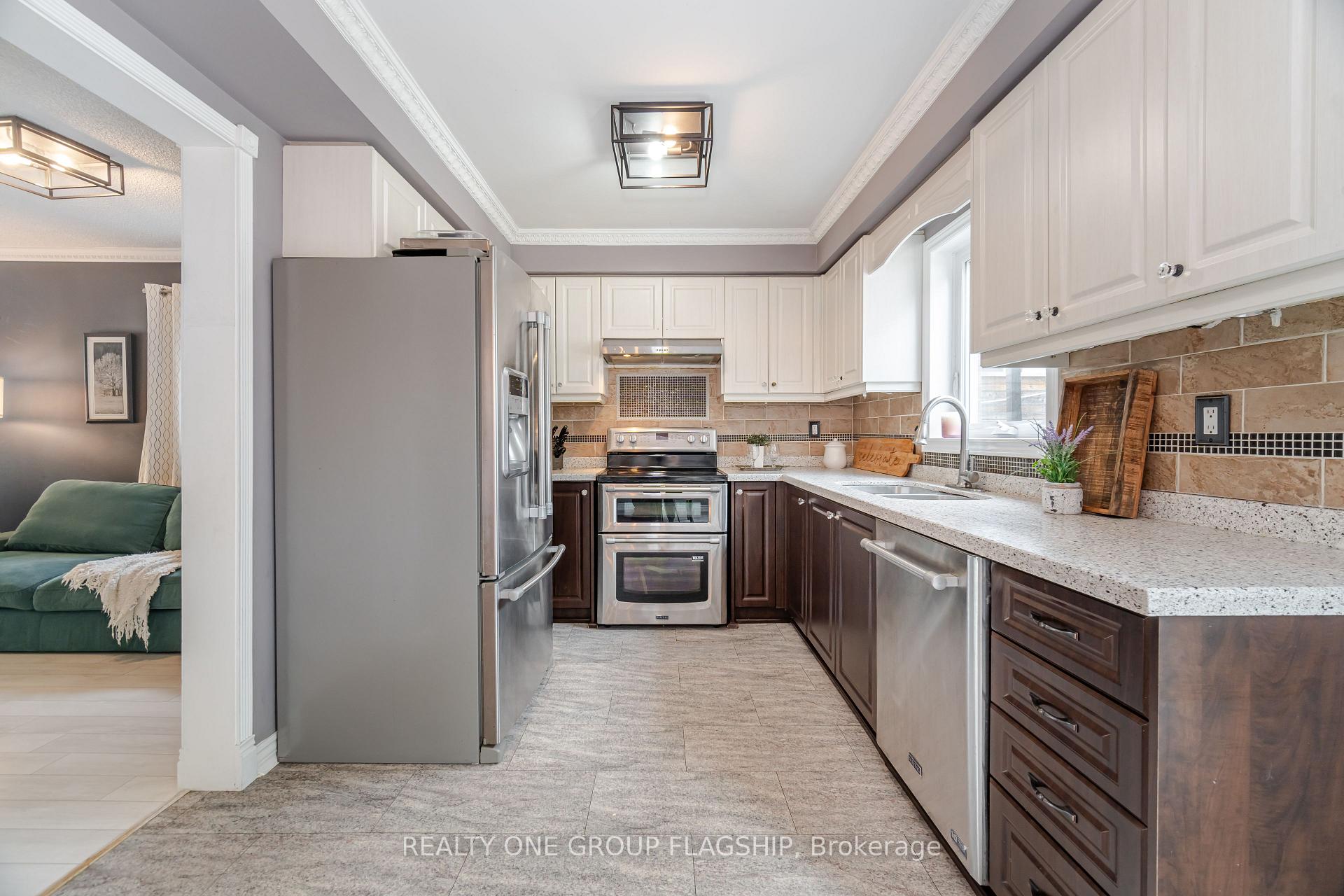 Photo 17 of 7267 Windbreak Court, Mississauga, Meadowvale — HOMEH