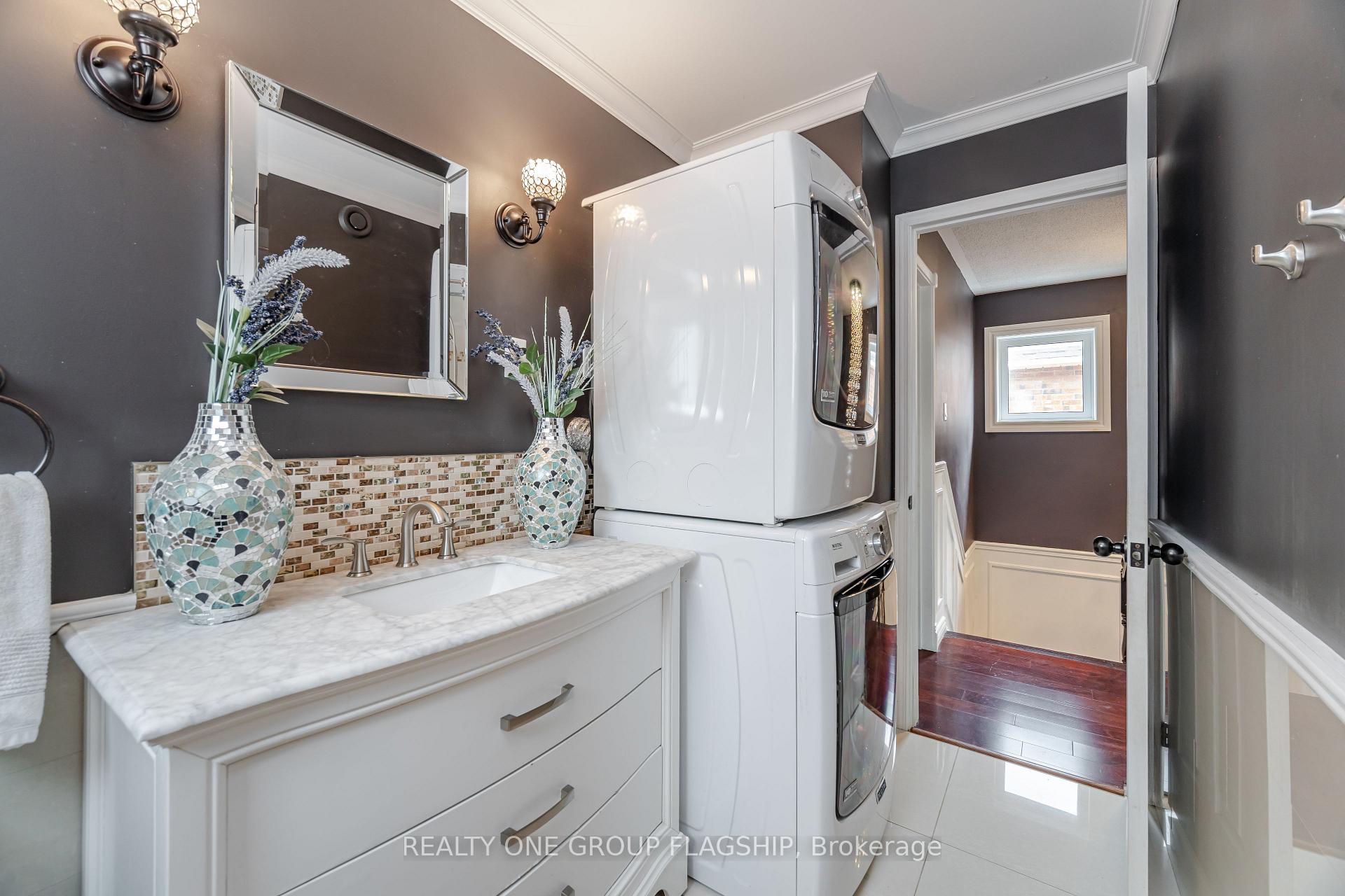 Photo 32 of 7267 Windbreak Court, Mississauga, Meadowvale — HOMEH