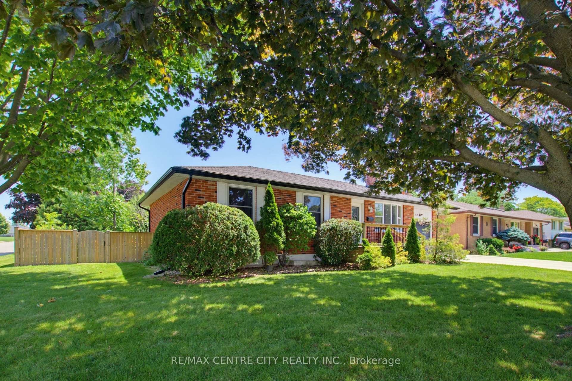 Photo 4 of 89 Butler Drive S, St. Thomas — HOMEH