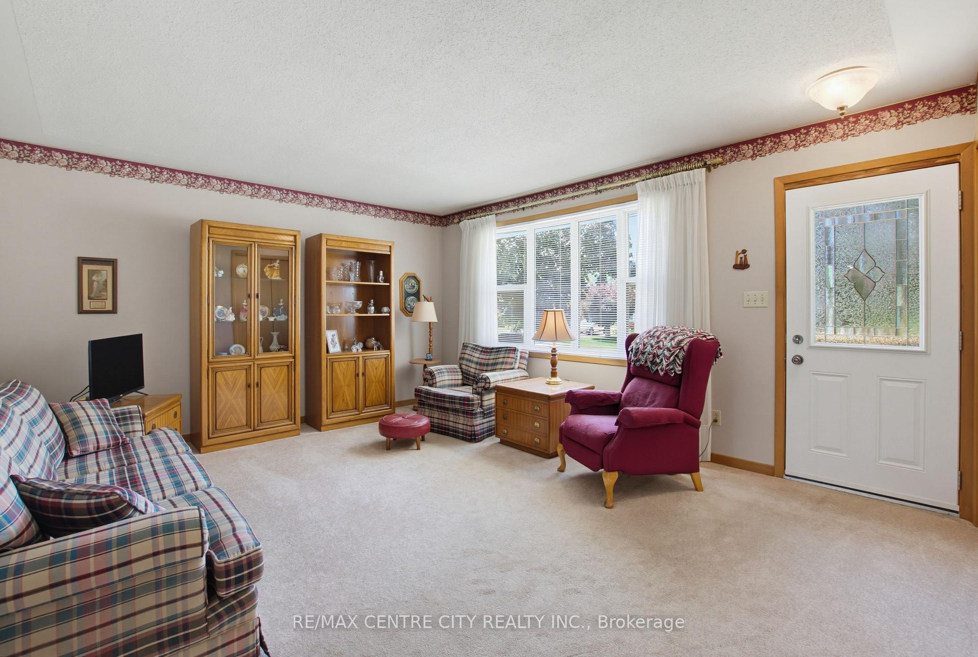 Photo 6 of 89 Butler Drive S, St. Thomas — HOMEH
