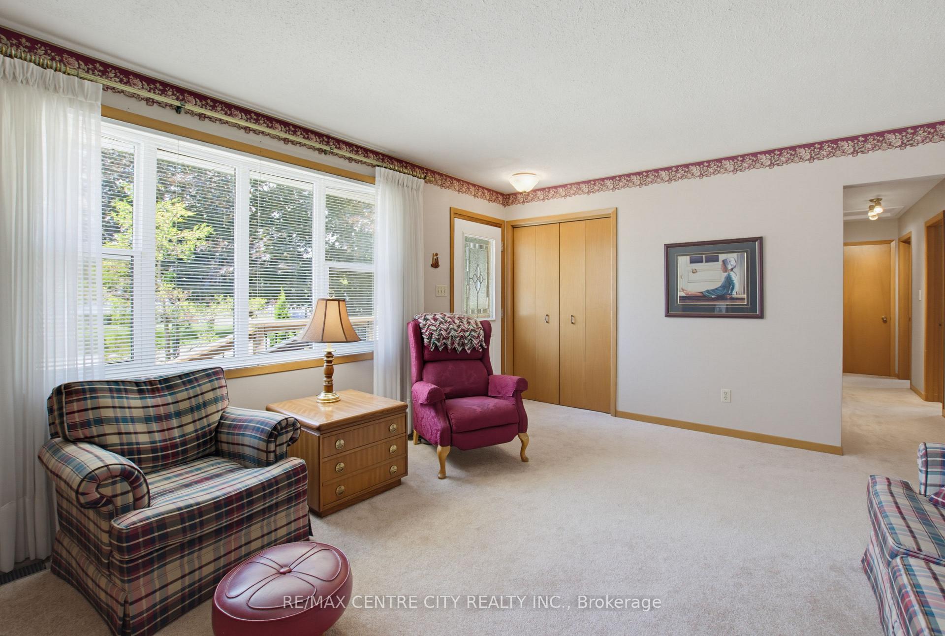 Photo 8 of 89 Butler Drive S, St. Thomas — HOMEH