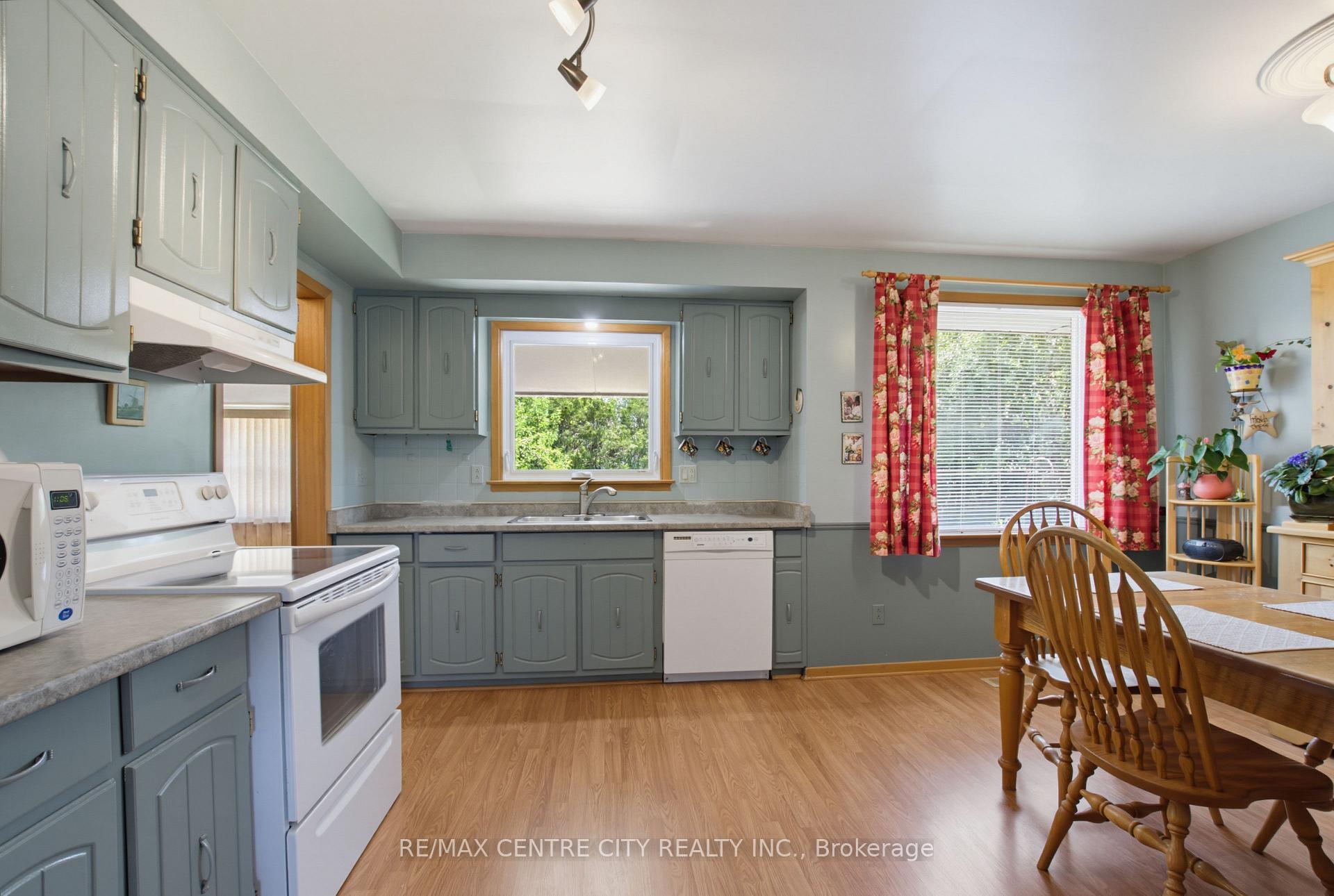 Photo 10 of 89 Butler Drive S, St. Thomas — HOMEH