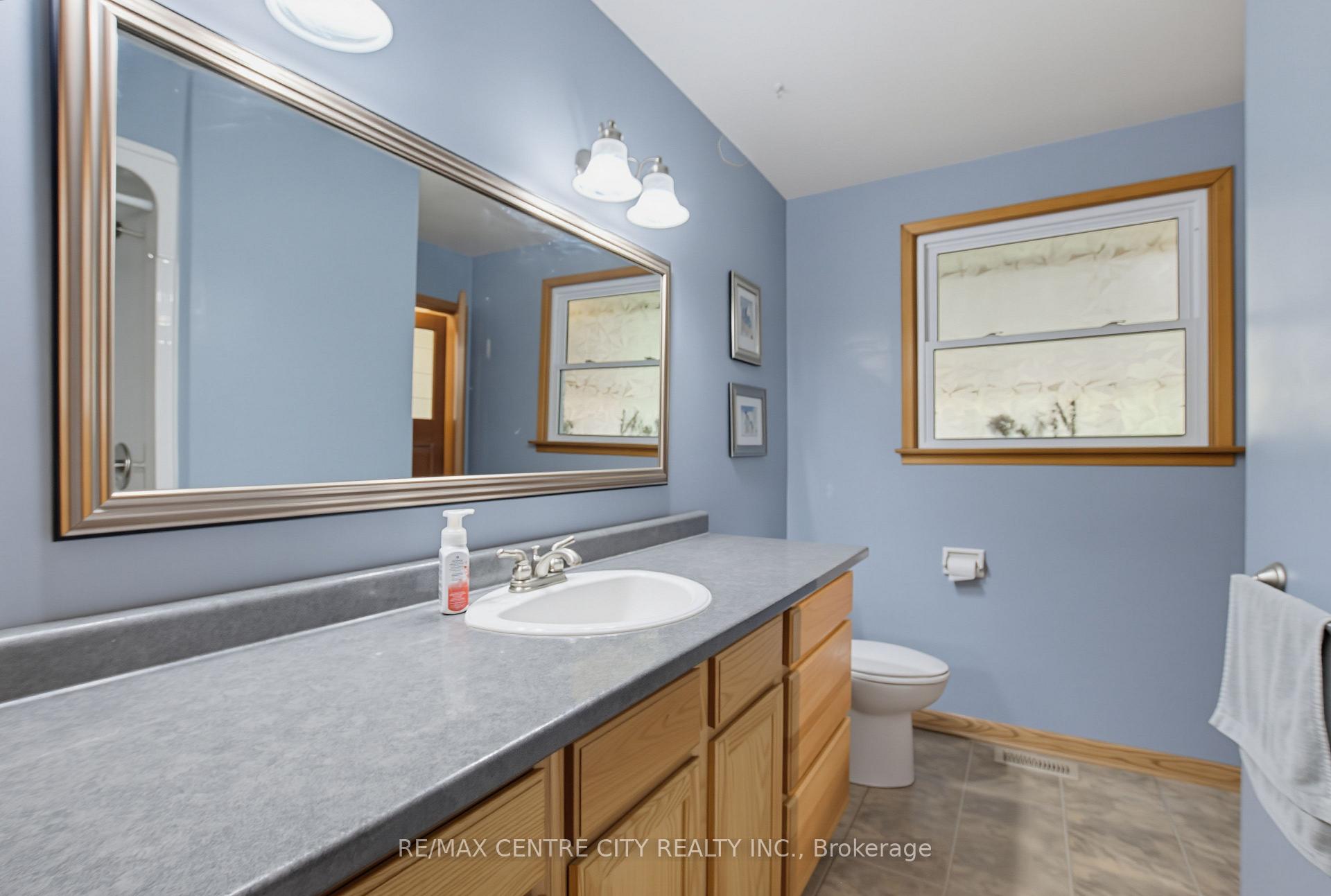 Photo 25 of 89 Butler Drive S, St. Thomas — HOMEH