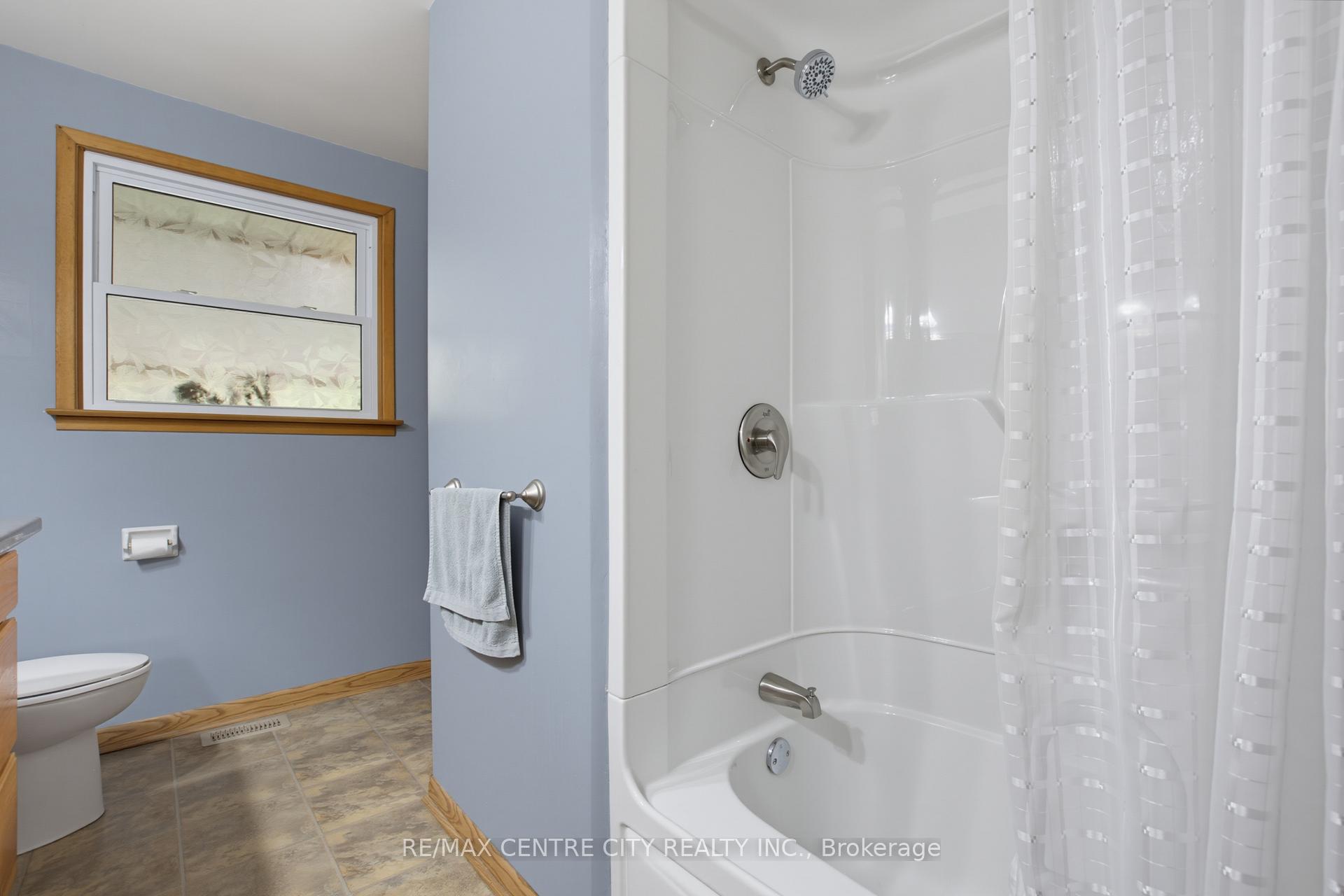 Photo 26 of 89 Butler Drive S, St. Thomas — HOMEH