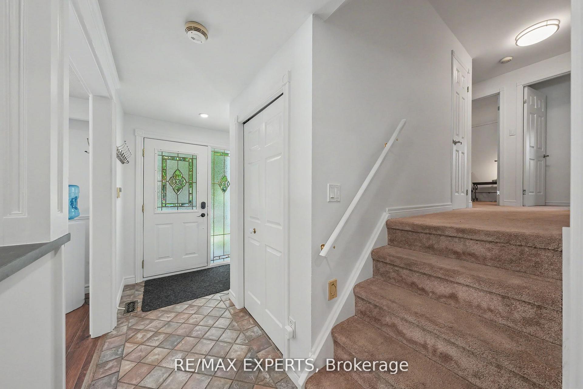 Photo 18 of 32 Oak Court, Aurora, Aurora Village — HOMEH