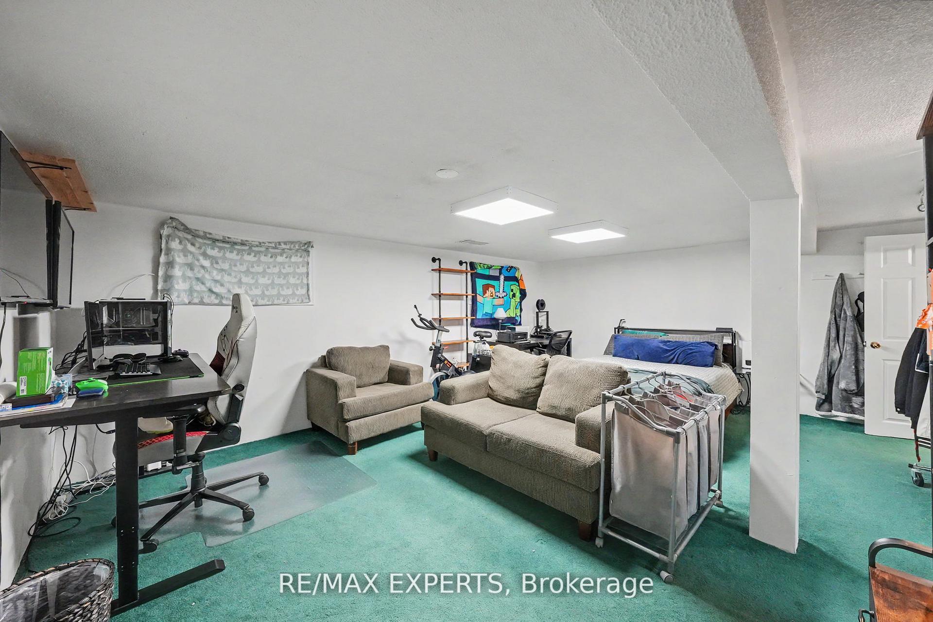Photo 26 of 32 Oak Court, Aurora, Aurora Village — HOMEH
