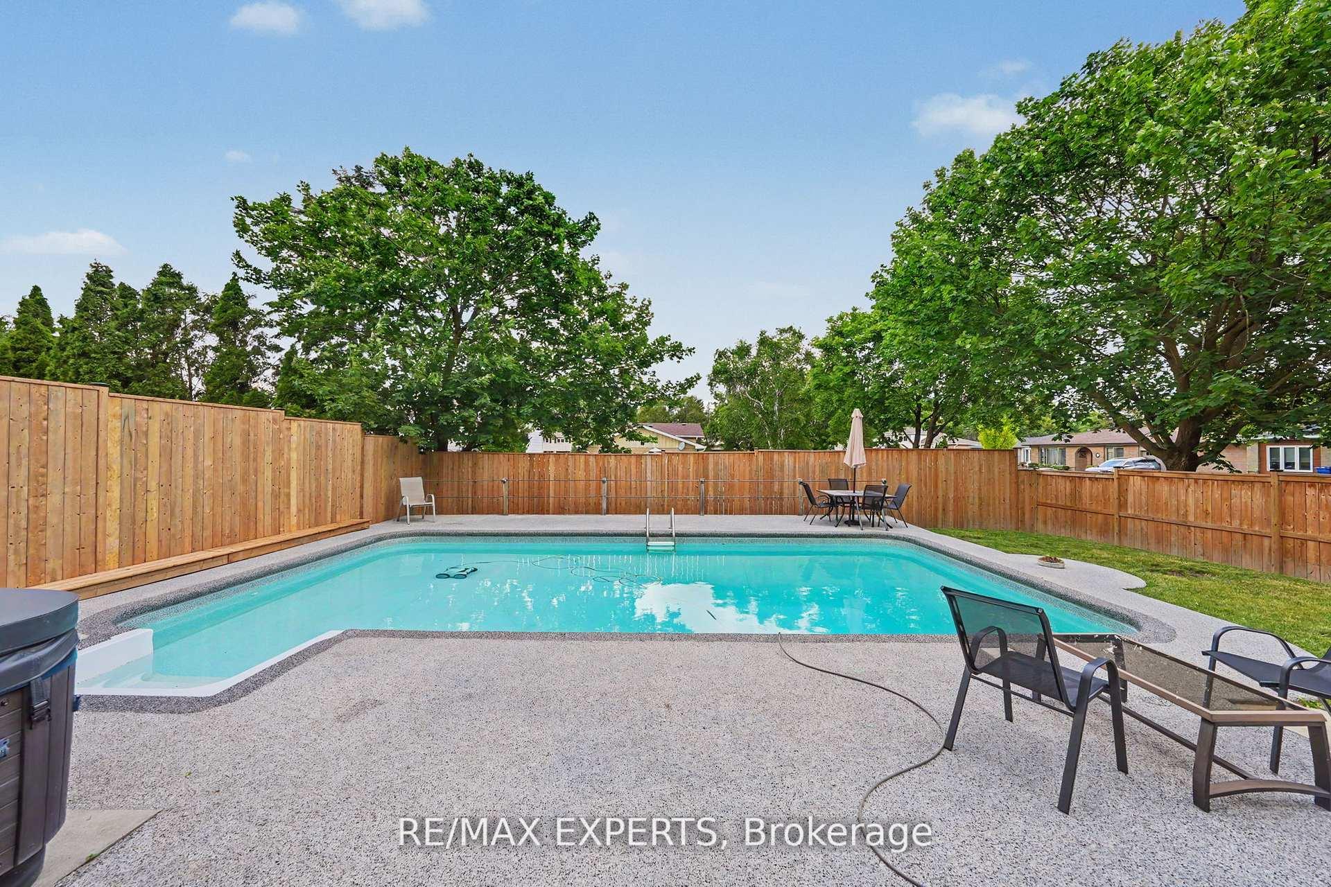 Photo 28 of 32 Oak Court, Aurora, Aurora Village — HOMEH
