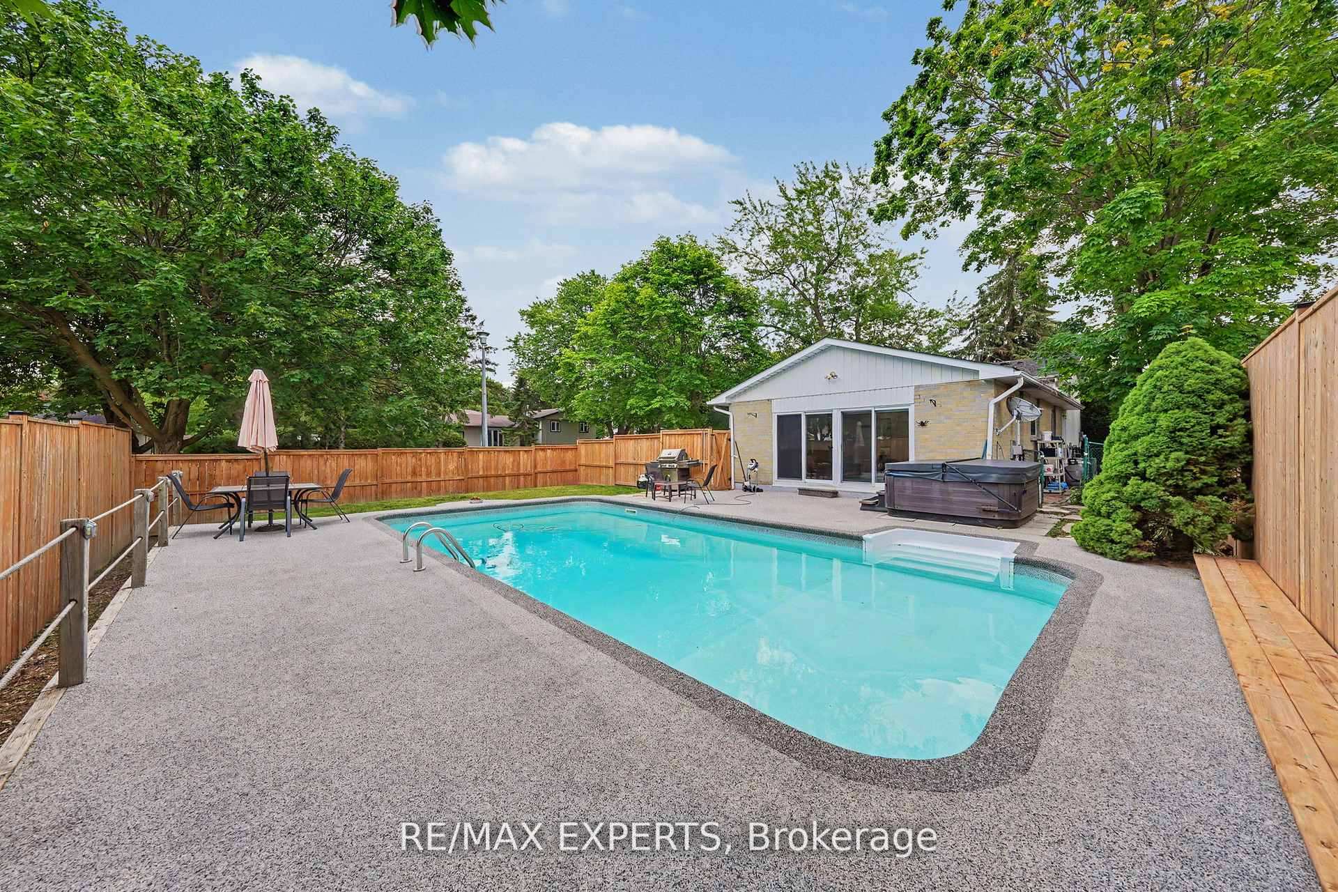 Photo 34 of 32 Oak Court, Aurora, Aurora Village — HOMEH