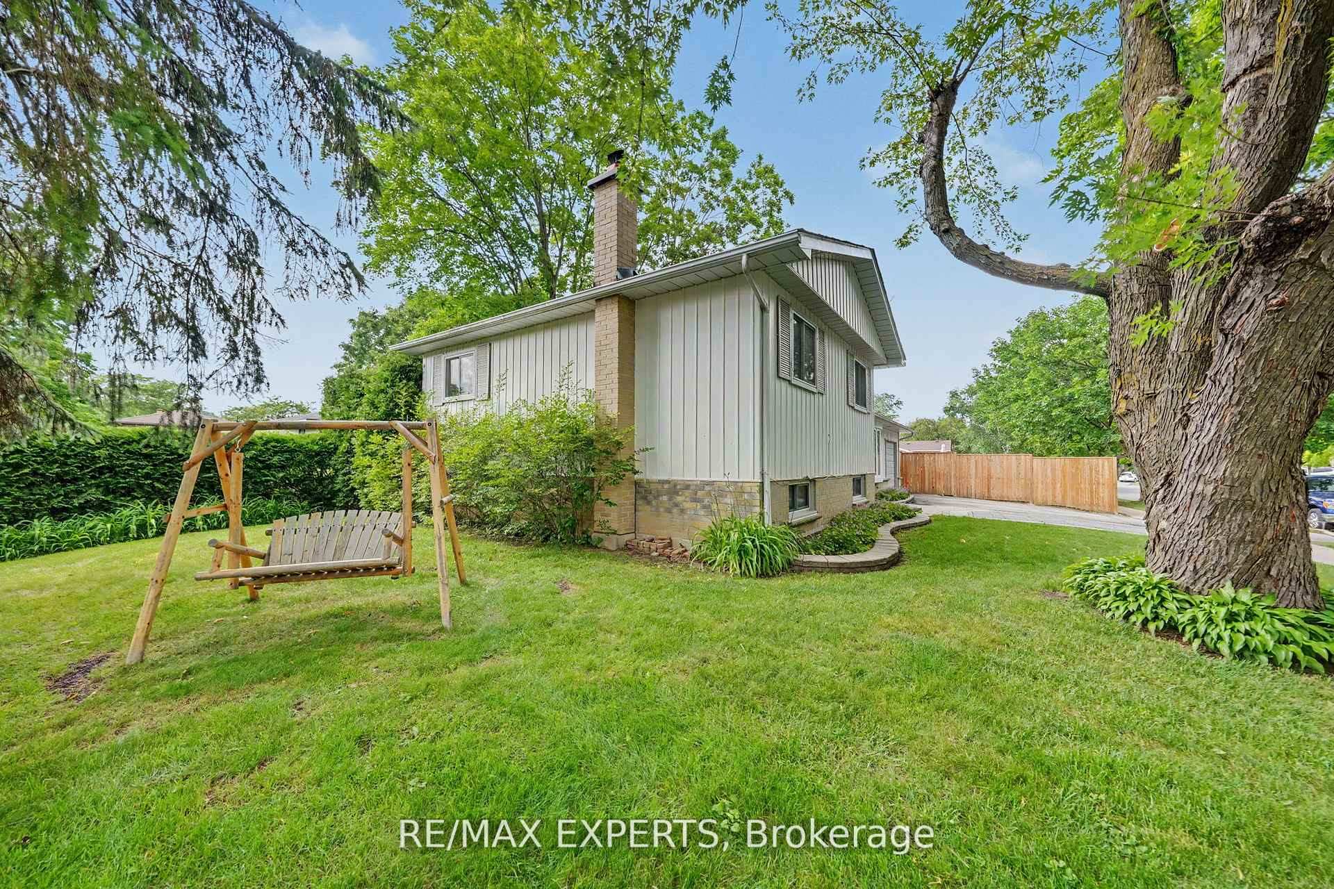 Photo 39 of 32 Oak Court, Aurora, Aurora Village — HOMEH
