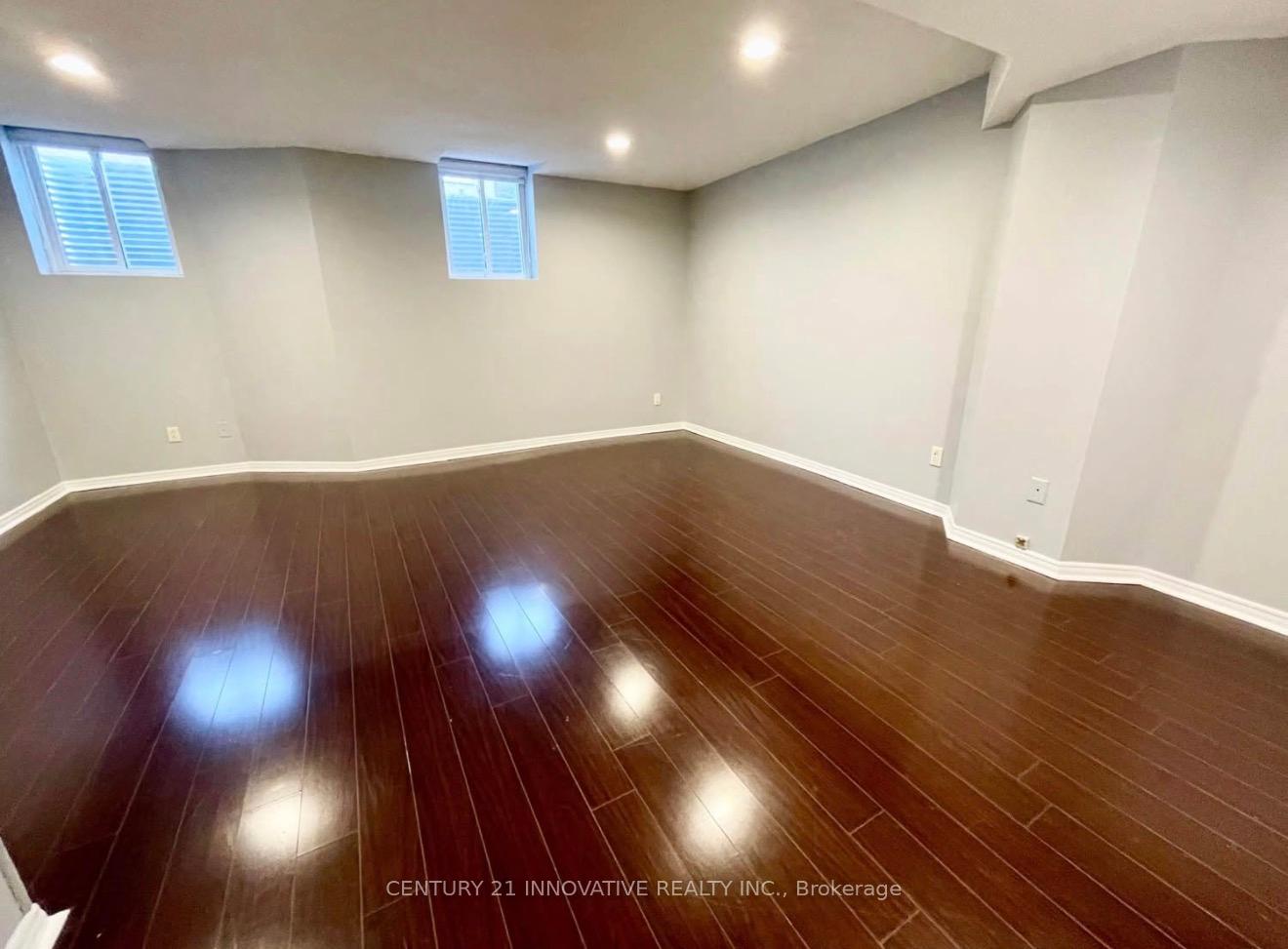 Photo 2 of 857 Preston Manor Drive, Mississauga, East Credit — HOMEH