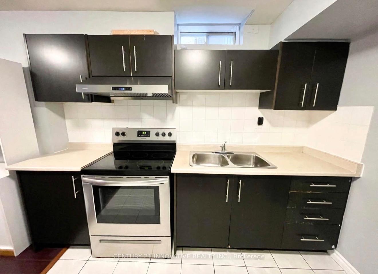 Photo 7 of 857 Preston Manor Drive, Mississauga, East Credit — HOMEH