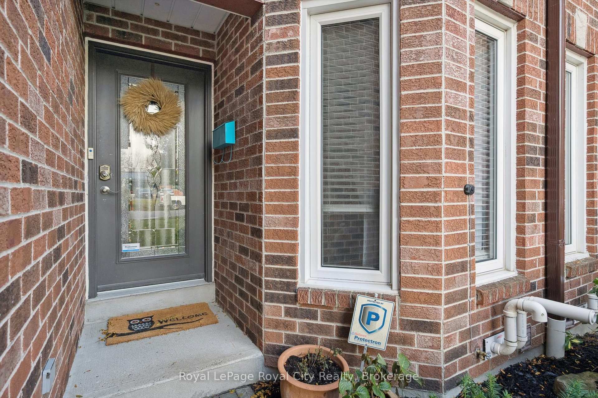Photo 7 of 21 Marilyn Drive, Guelph, Riverside Park — HOMEH