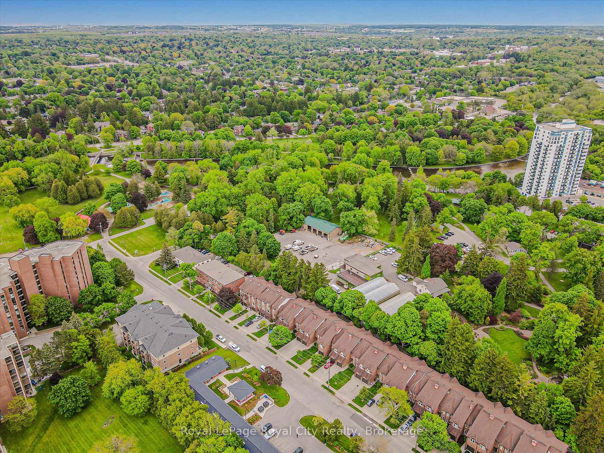 Photo 8 of 21 Marilyn Drive, Guelph, Riverside Park — HOMEH