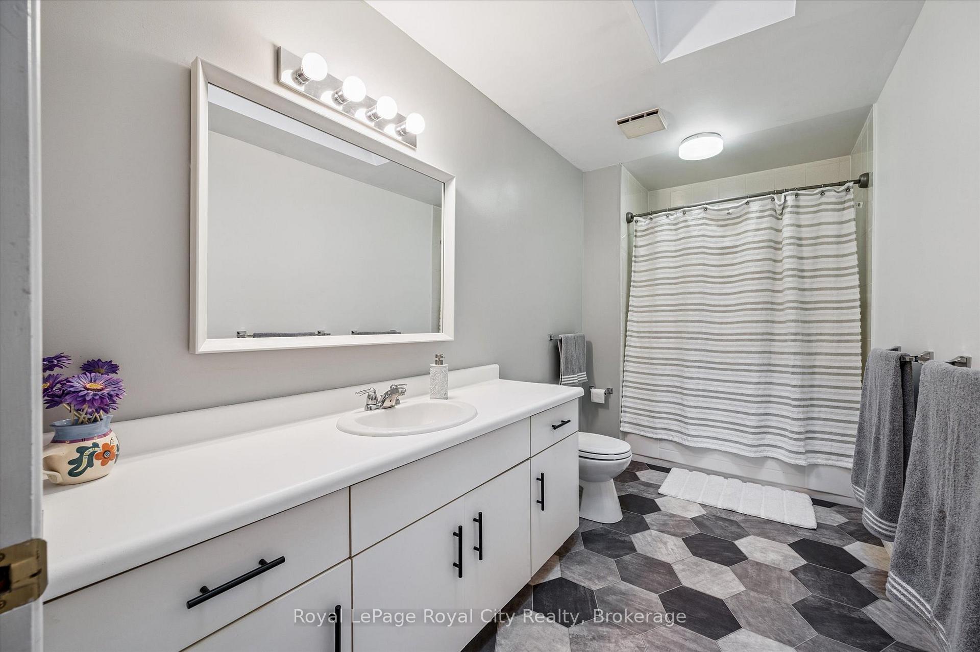 Photo 36 of 21 Marilyn Drive, Guelph, Riverside Park — HOMEH