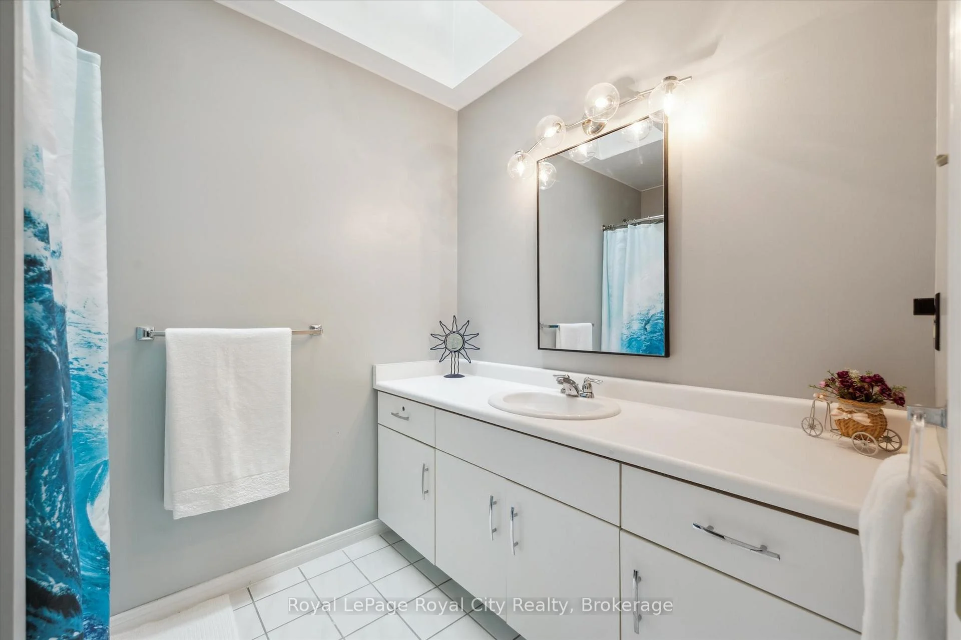 Photo 32 of 21 Marilyn Drive, Guelph, Riverside Park — HOMEH