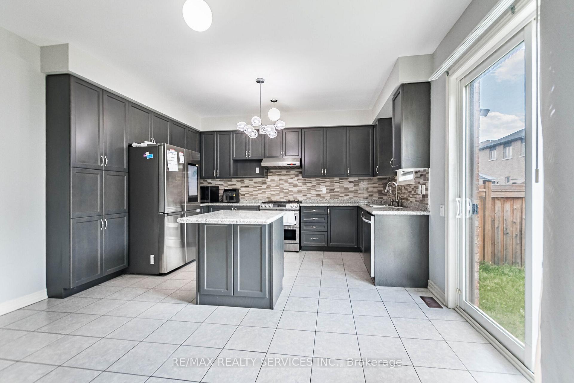 Photo 14 of 10 Pinedale Avenue, Caledon, Rural Caledon — HOMEH