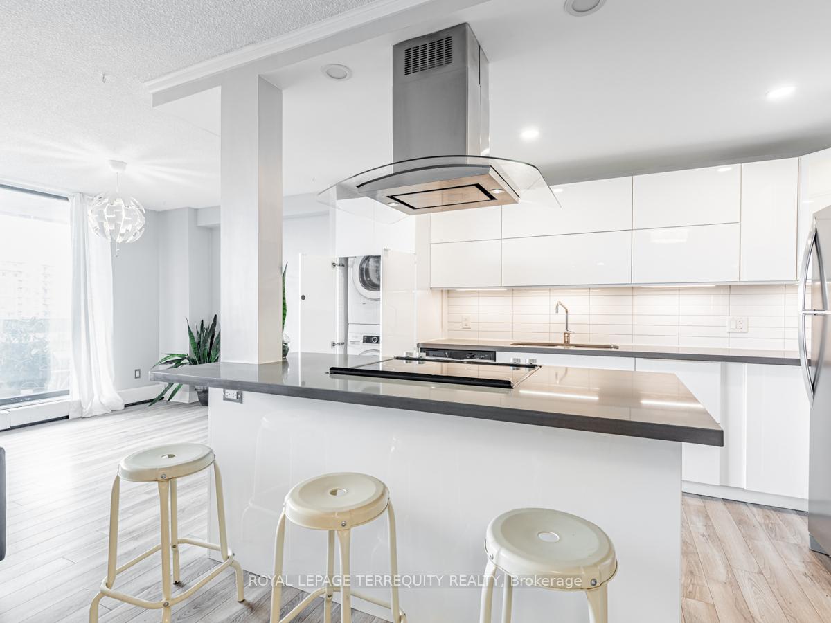 Photo 4 of Unit 1409, 1210 Radom Street, Pickering, Bay Ridges — HOMEH