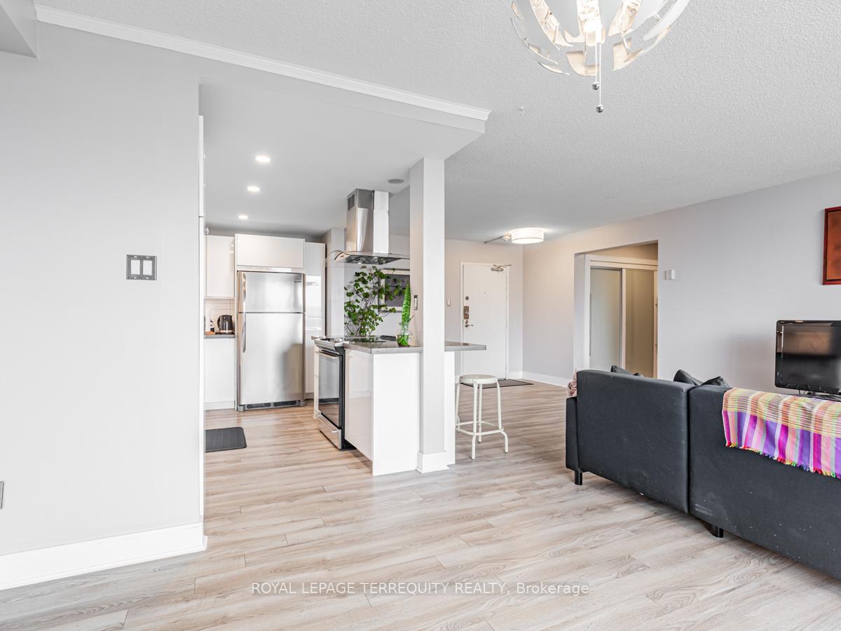 Photo 14 of Unit 1409, 1210 Radom Street, Pickering, Bay Ridges — HOMEH