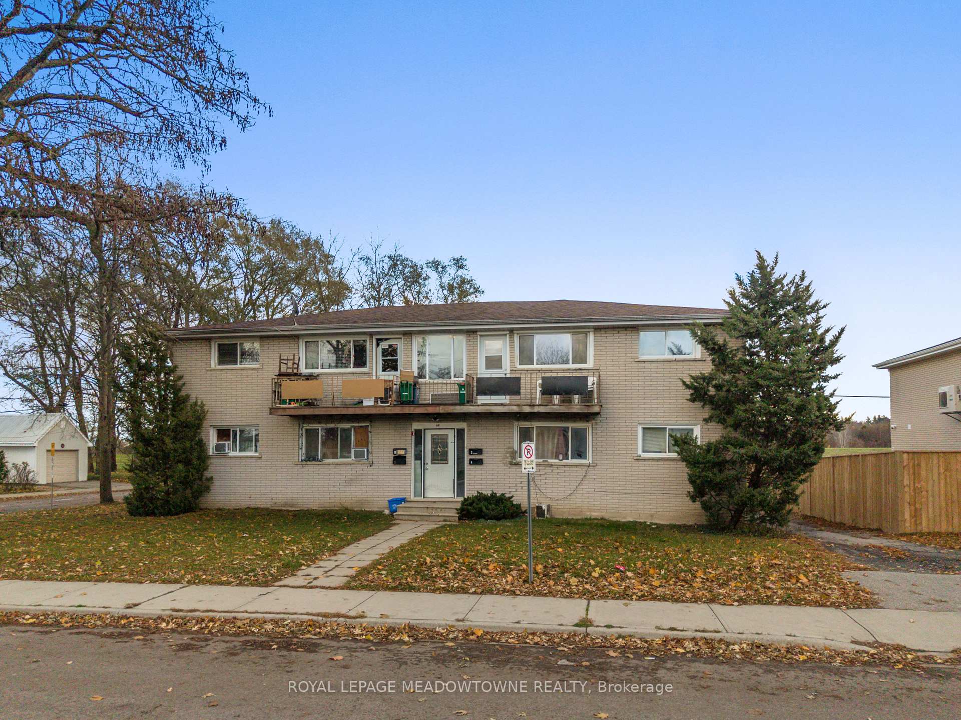 Photo 2 of 94 Sixth Avenue, Brantford, Eagle Place East — HOMEH